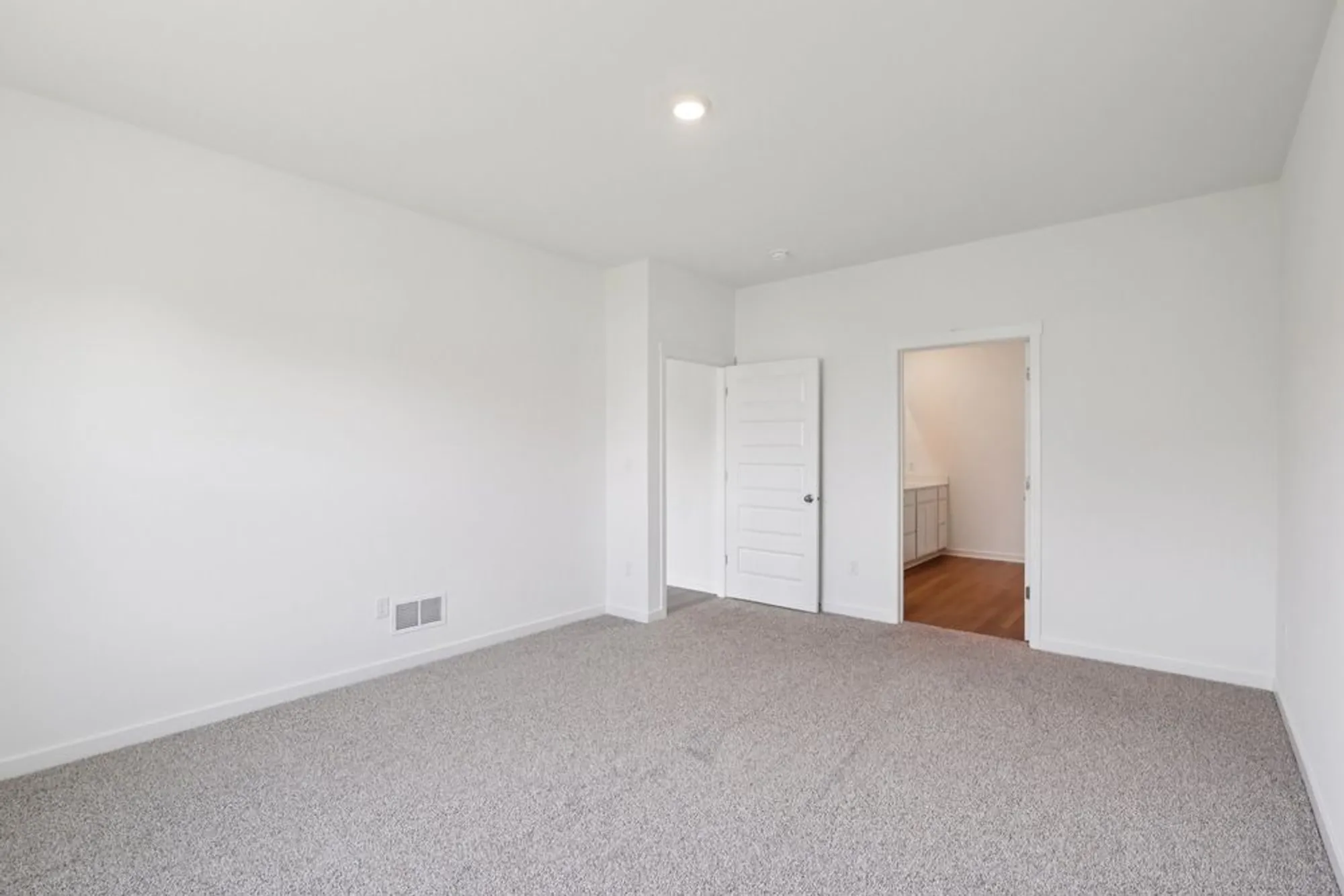 Property Slideshow image 18 of 35 | 2601 harnish dr, Algonquin, IL, 60102