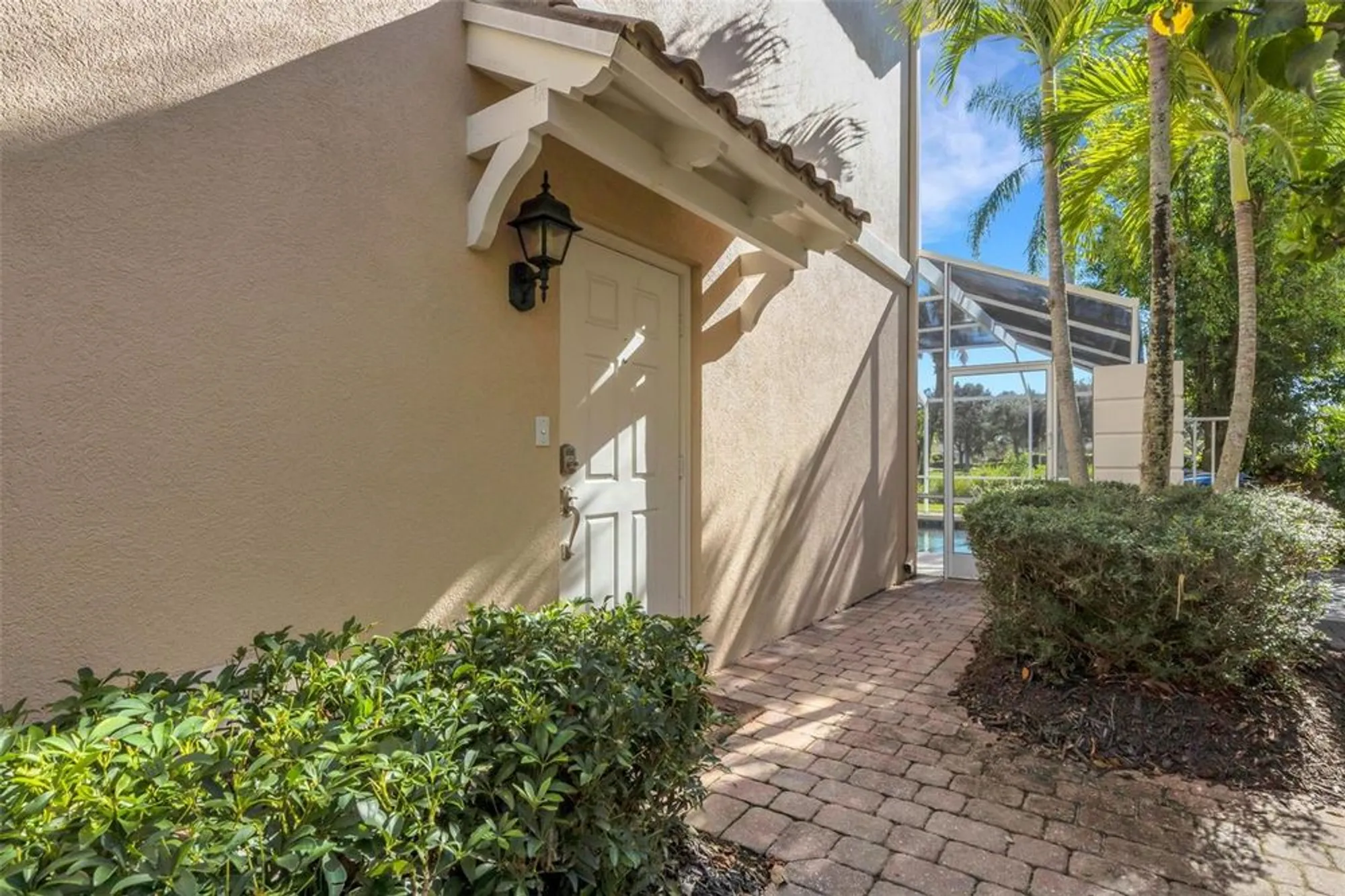Property Slideshow image 7 of 72 | 7860 bergamo ave, Sarasota, FL, 34238