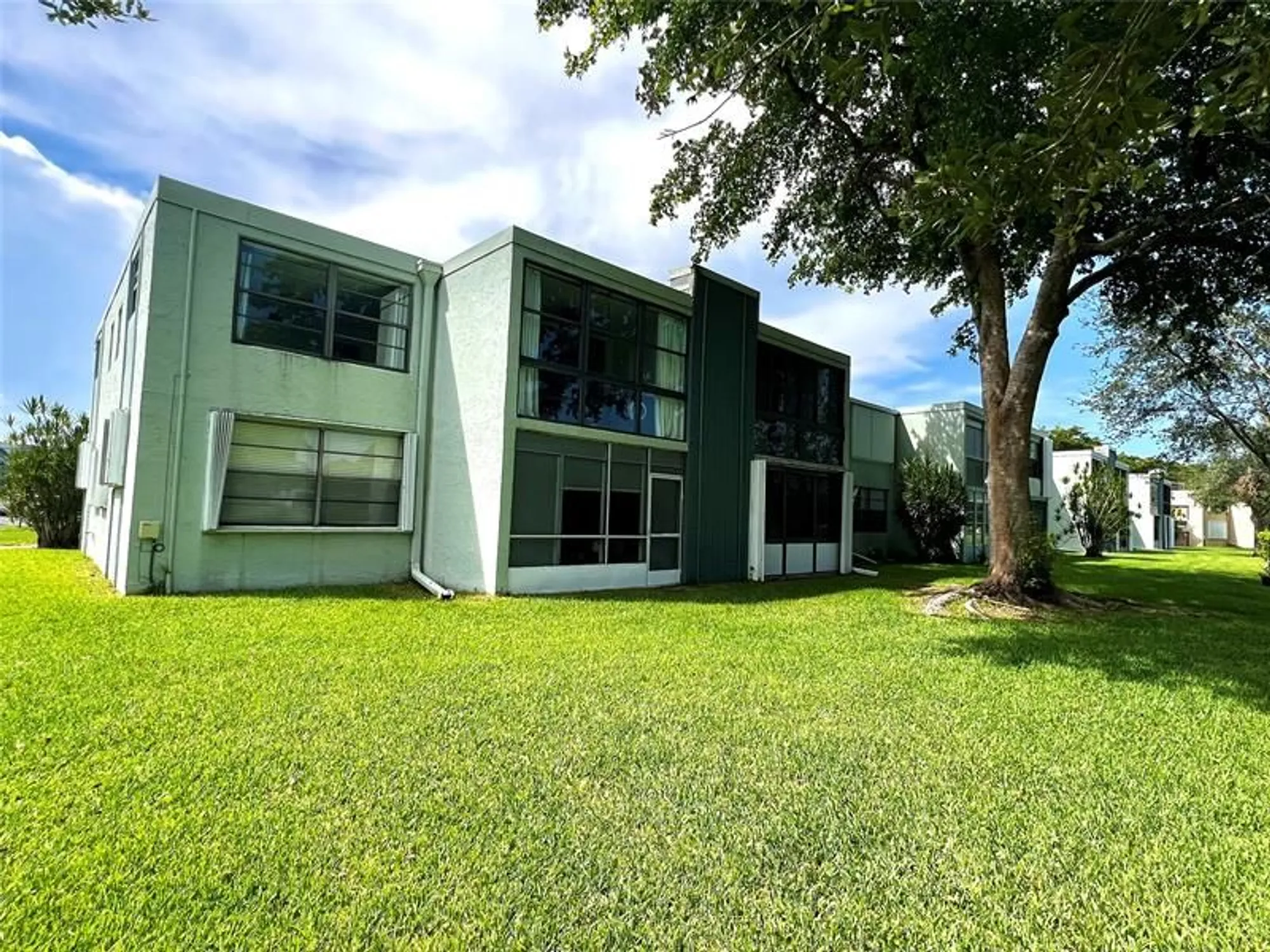 Property Slideshow image 14 of 26 | 7897 golf circle dr apt 110, Margate, FL, 33063