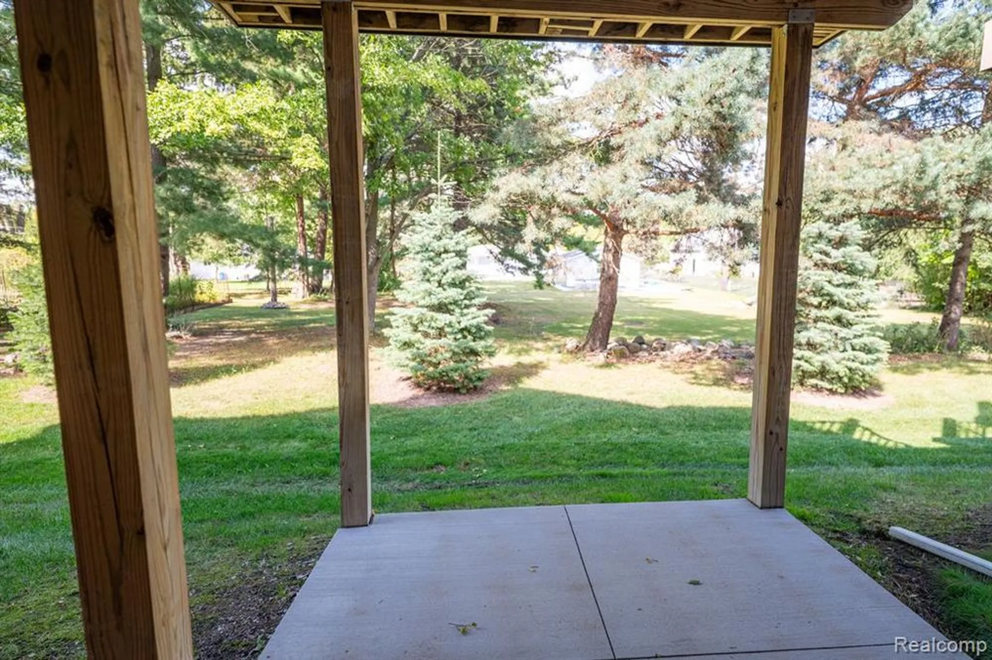 Property Slideshow image 3 of 33 | 3057 bridgewater rd, Auburn Hills, MI, 48326