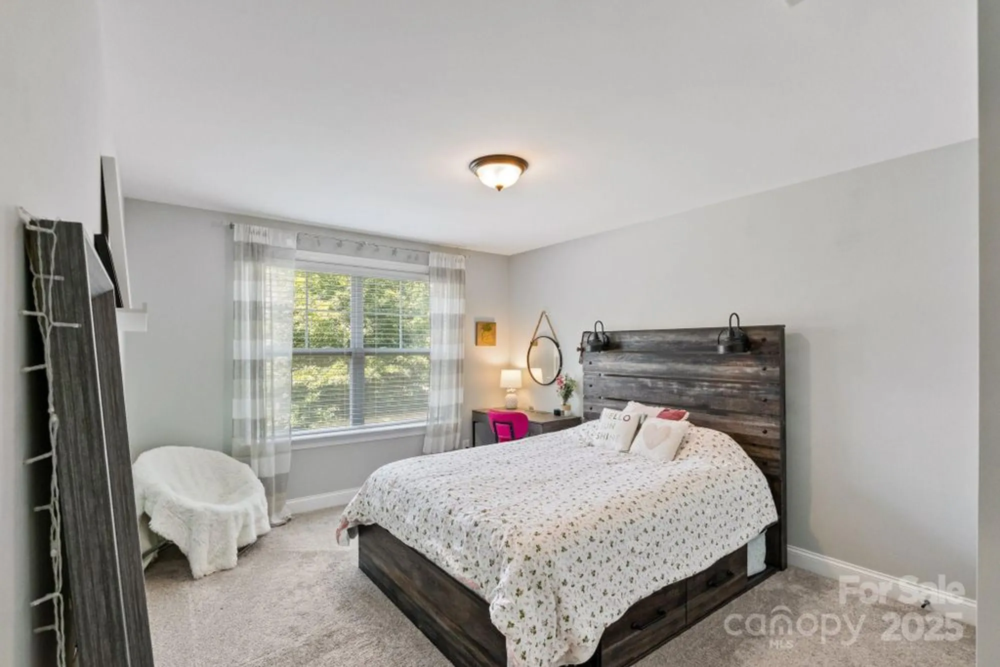 Property Slideshow image 31 of 48 | 142 canoe pole ln, Mooresville, NC, 28117