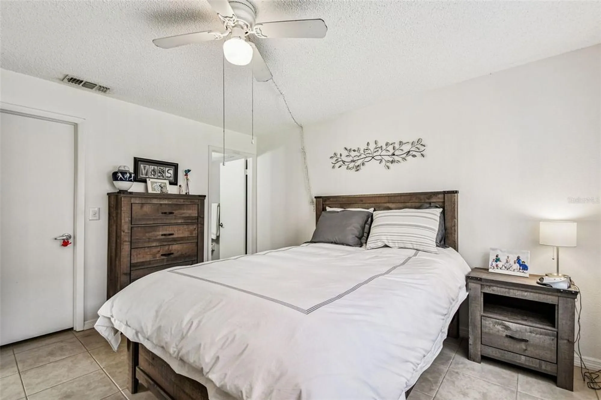 Property Slideshow image 18 of 41 | 4423 pelorus dr b, New Port Richey, FL, 34652