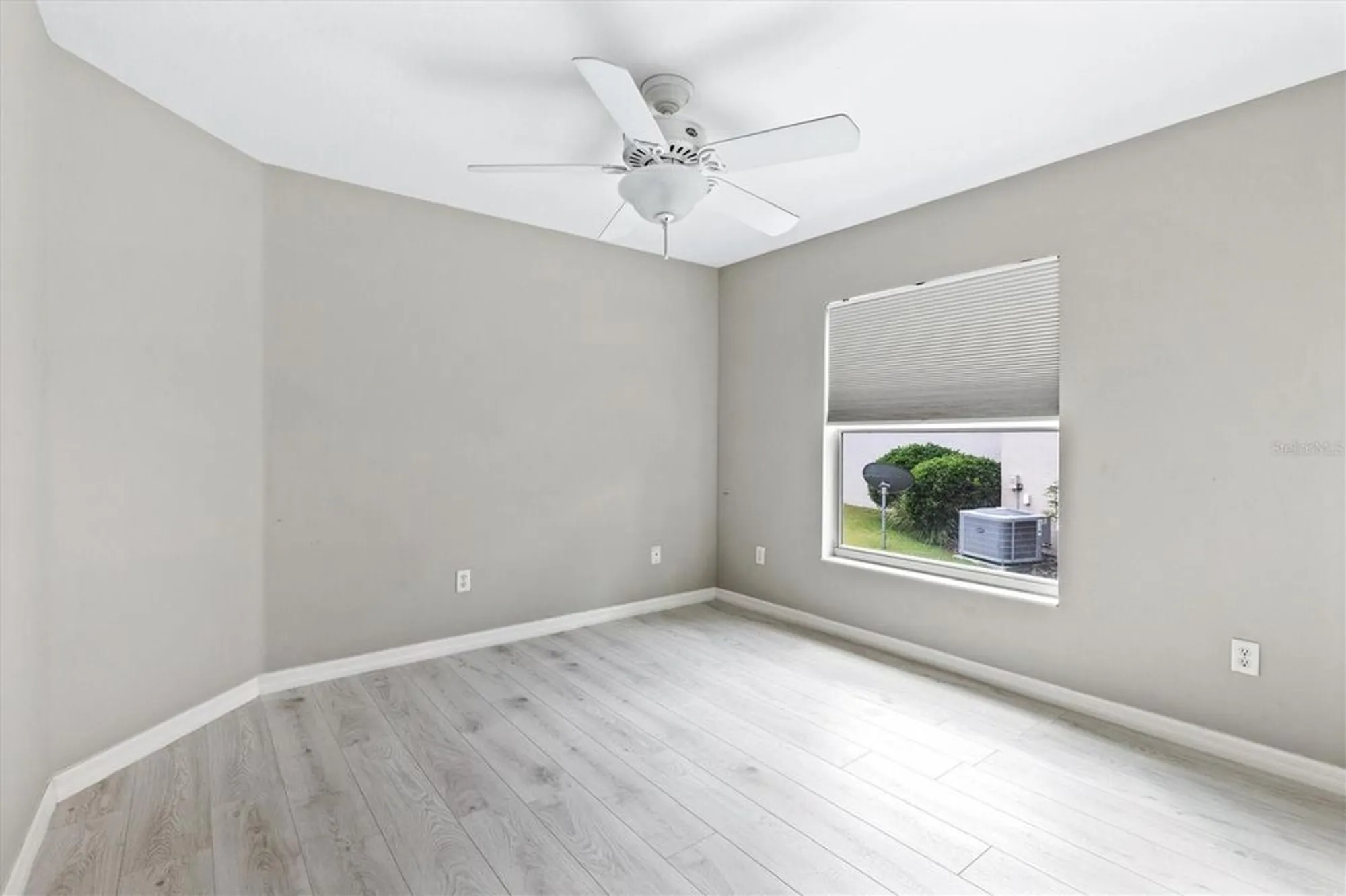 Property Slideshow image 19 of 28 | 611 allenwood loop, The Villages, FL, 32162