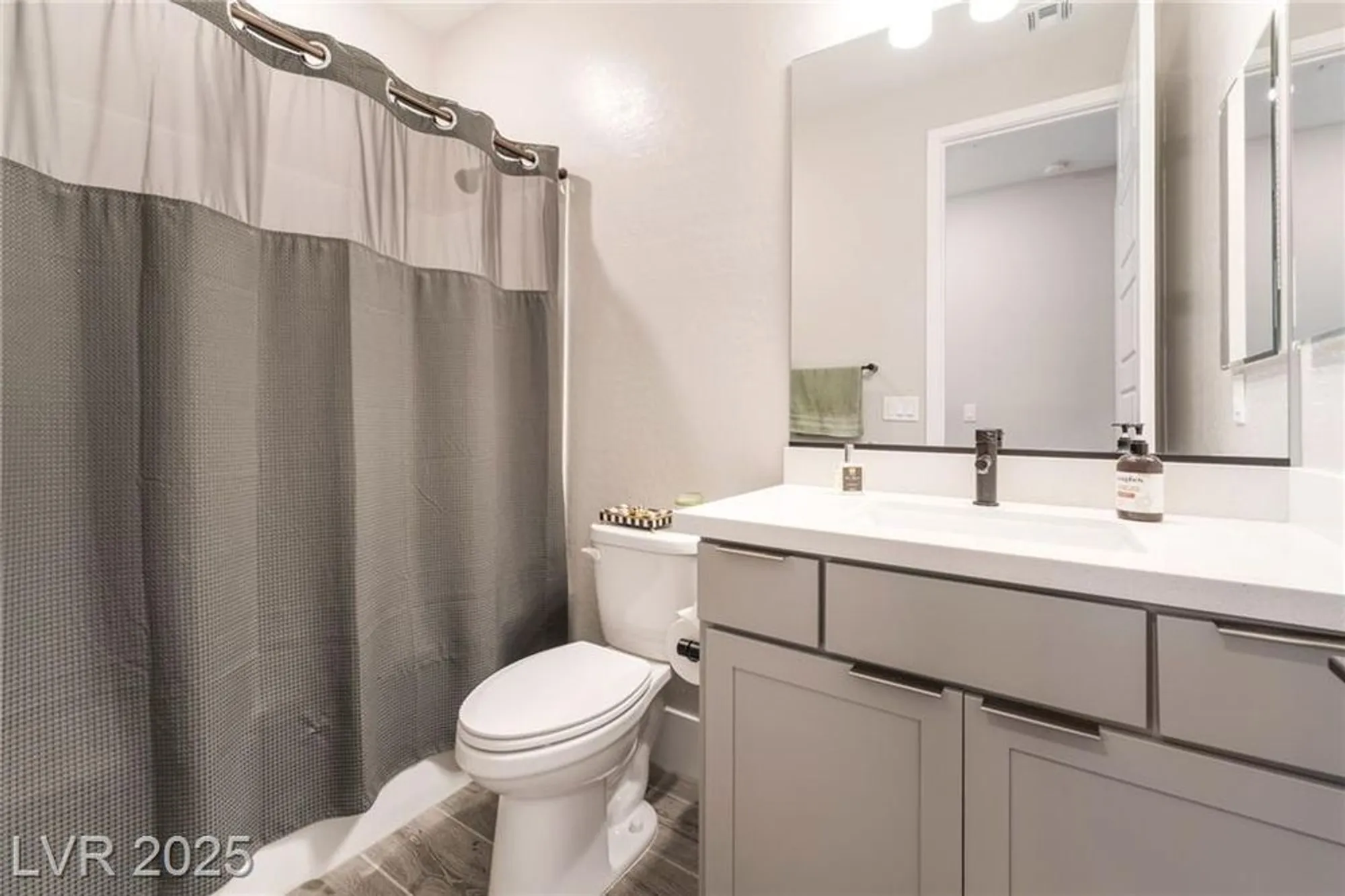 Property Slideshow image 26 of 43 | 9553 jadeite ln, Las Vegas, NV, 89143