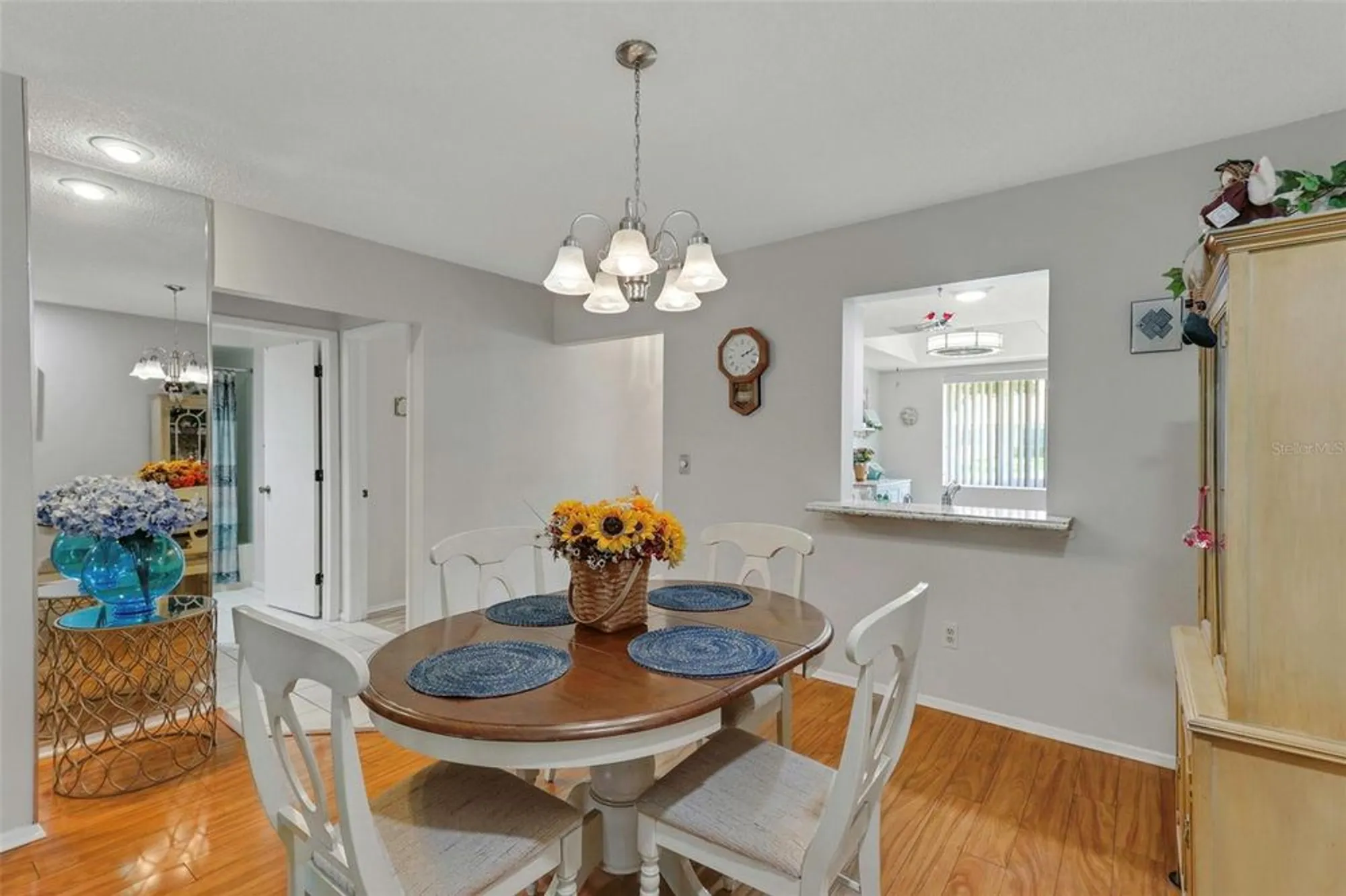 Property Slideshow image 17 of 37 | 1011 dunrobin dr b, Palm Harbor, FL, 34684