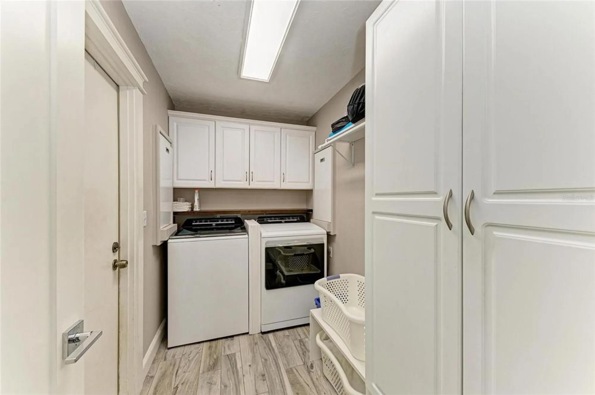 Property Slideshow image 47 of 69 | 8416 palm lakes ct, Sarasota, FL, 34243