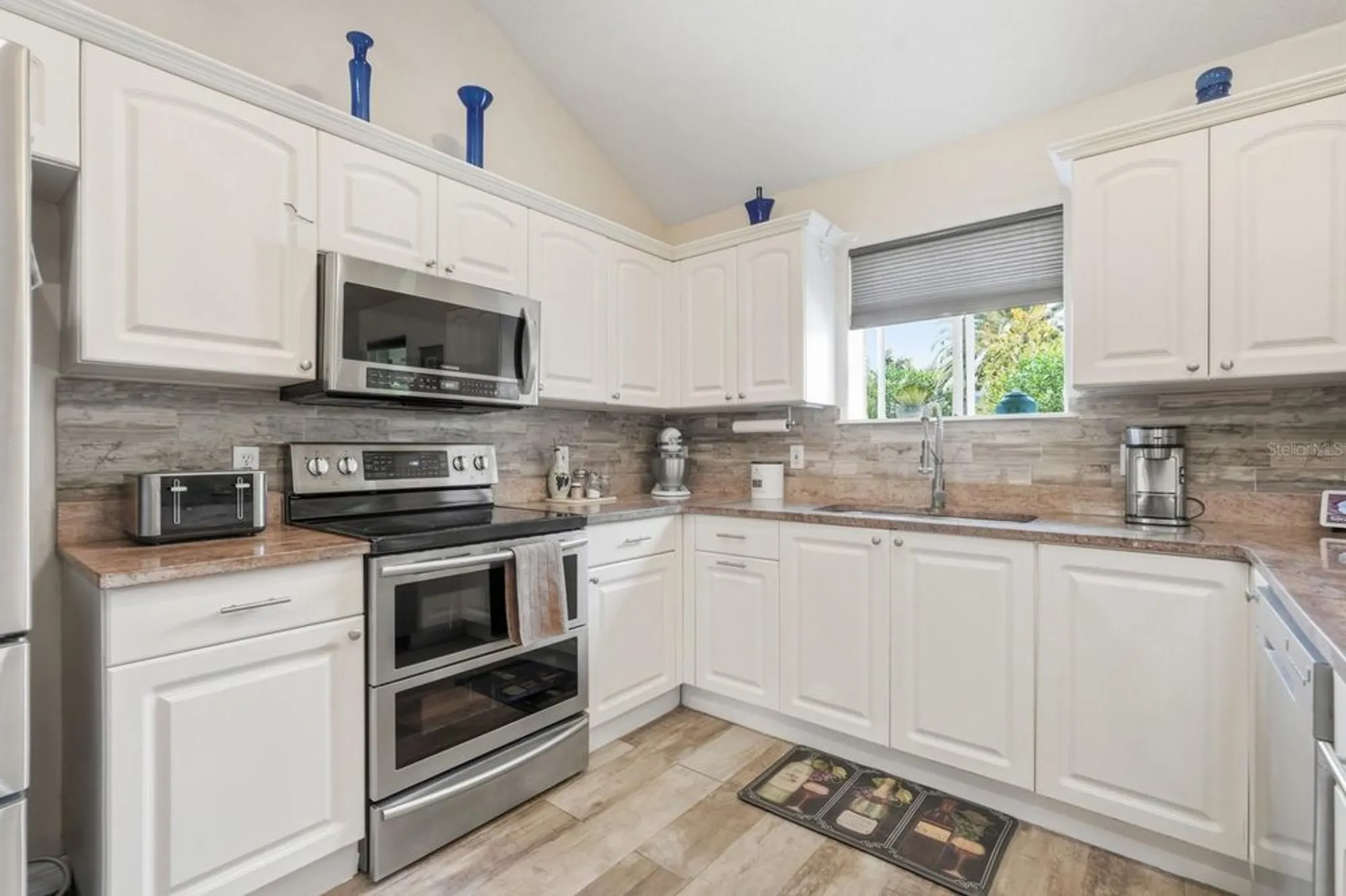Property Slideshow image 12 of 52 | 2 silver lake way, Ormond Beach, FL, 32174