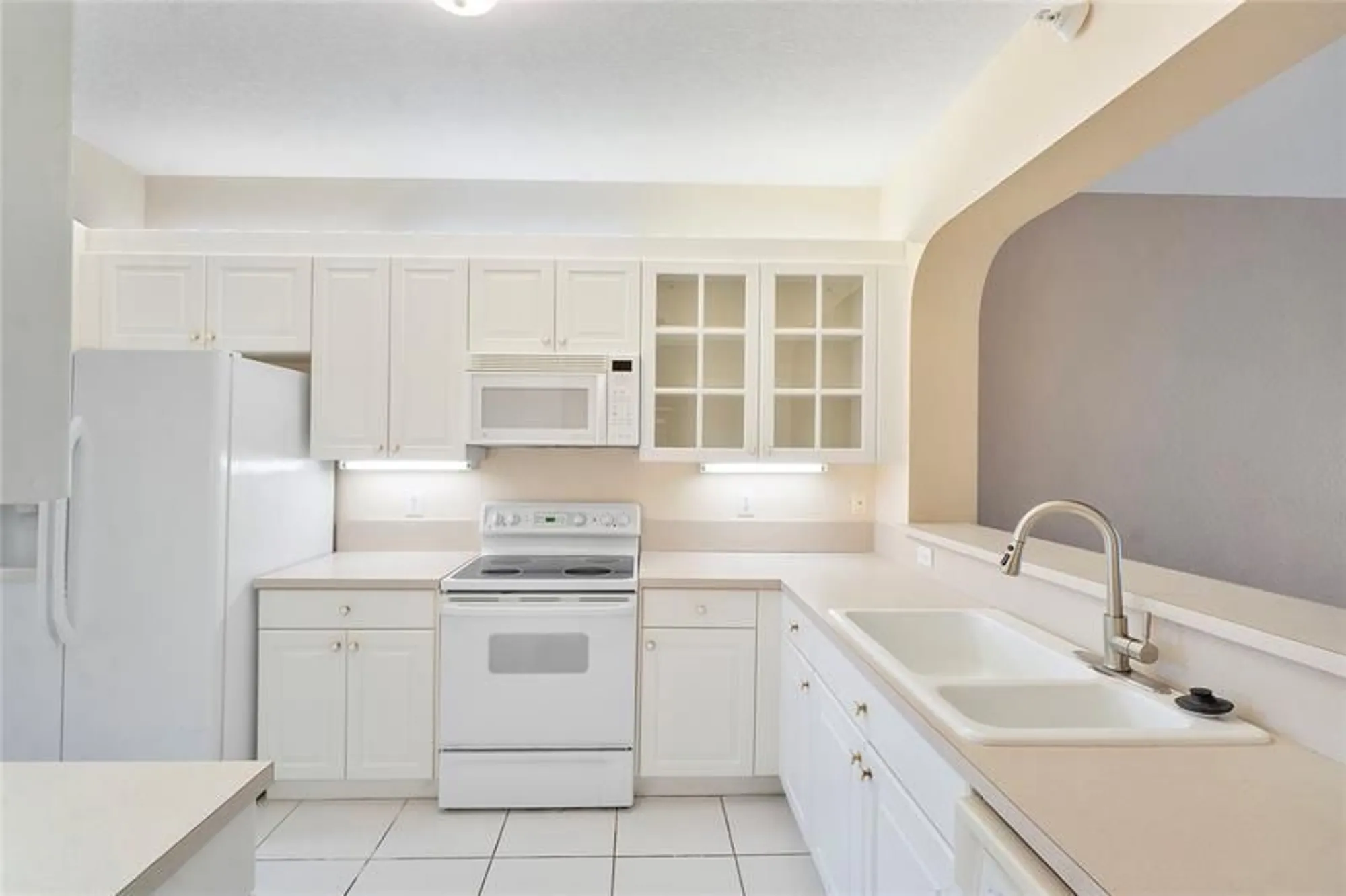 Property Slideshow image 7 of 18 | 7611 southampton ter apt 405a, Tamarac, FL, 33321