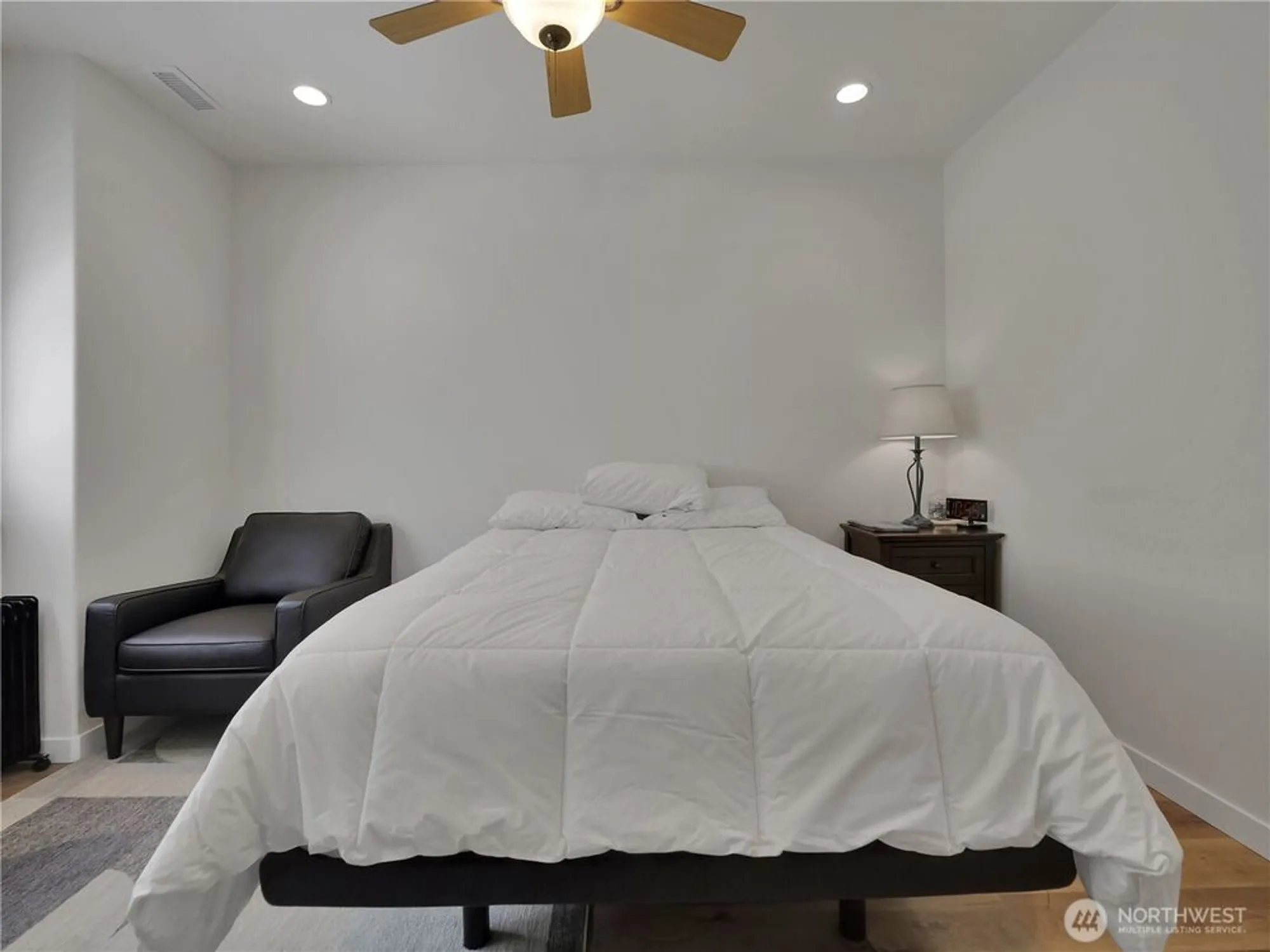 Property Slideshow image 21 of 37 | 8217 bainbridge loop, Lacey, WA, 98516