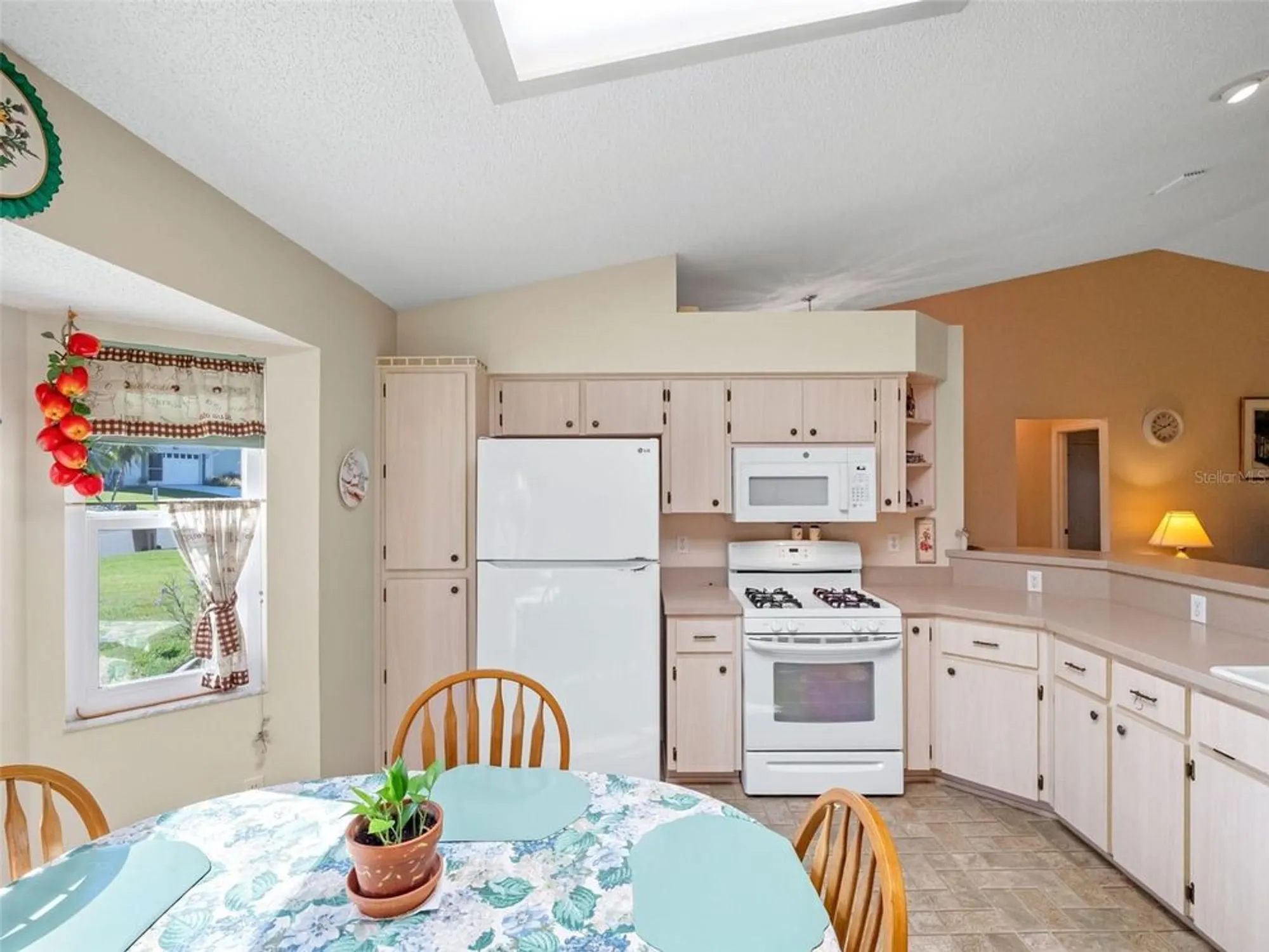 Property Slideshow image 12 of 75 | 6436 borg st, Leesburg, FL, 34748