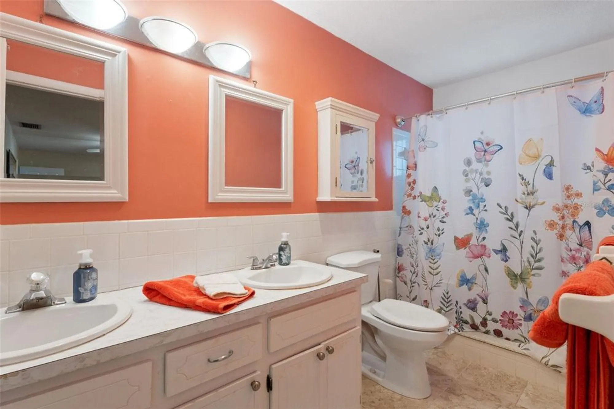 Property Slideshow image 10 of 40 | 766 anchorage ln, Palm Harbor, FL, 34685