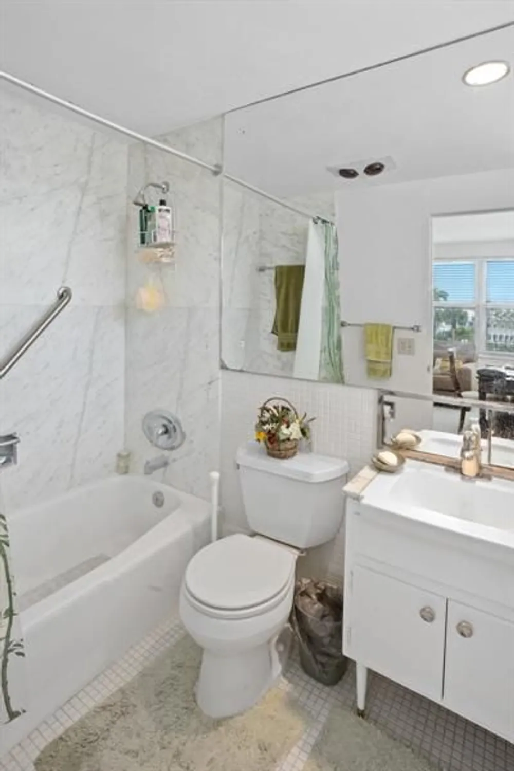 Property Slideshow image 21 of 27 | 3300 ne 36th st 201, Fort Lauderdale, FL, 33308