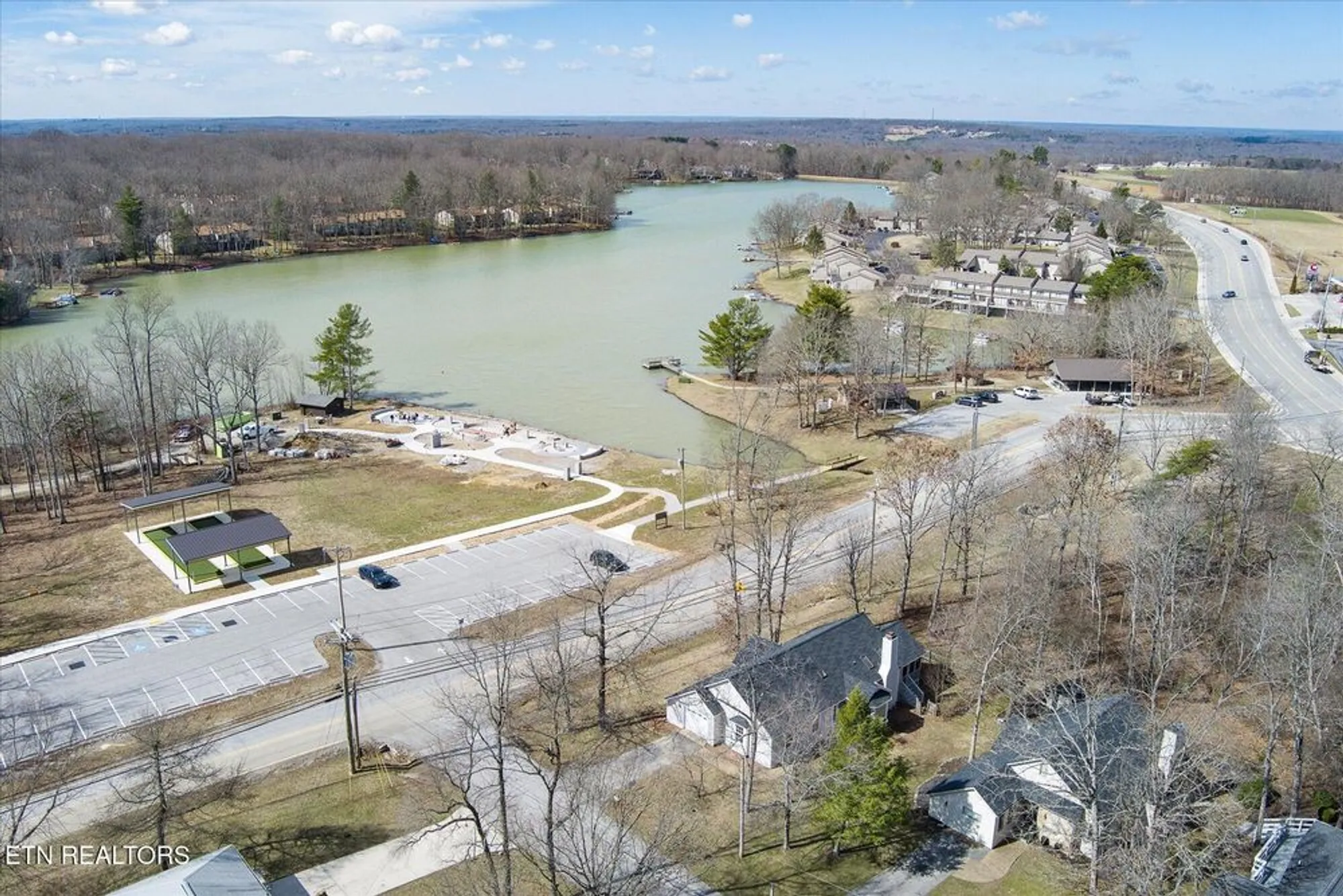 Property Slideshow image 5 of 48 | 112 gilford ter, Crossville, TN, 38558