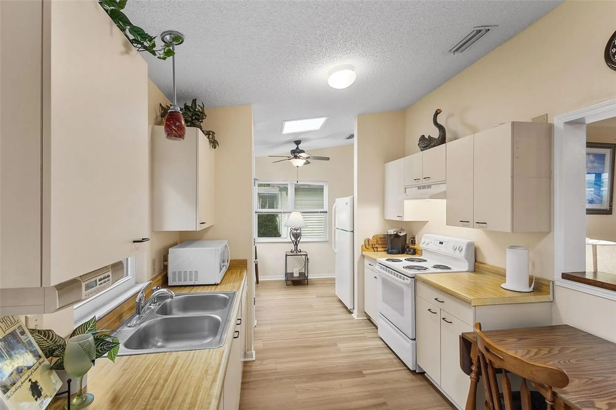 Property Slideshow image 11 of 34 | 1536 e schwartz blvd, The Villages, FL, 32159