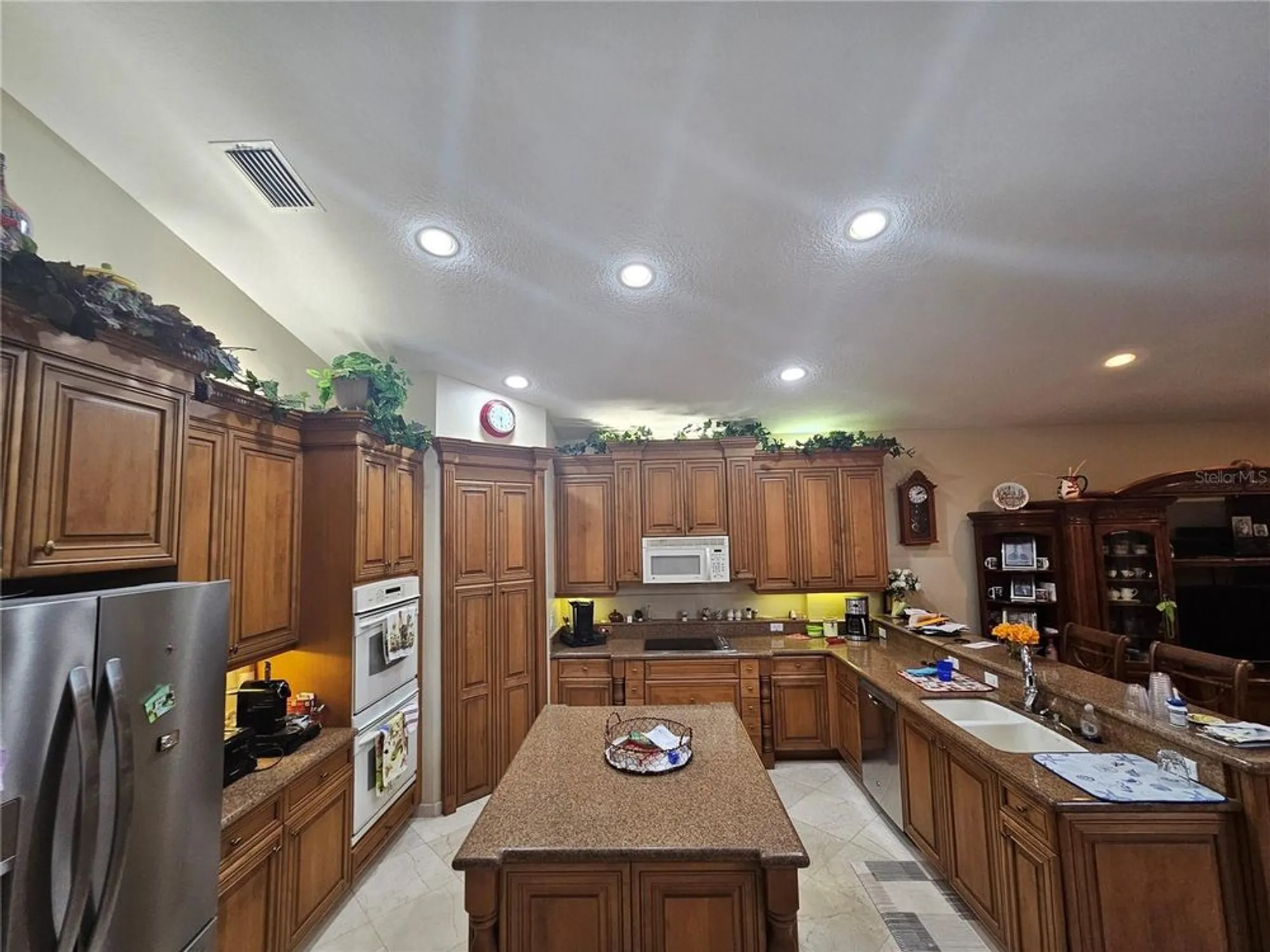 Property Slideshow image 27 of 75 | 6900 molakai cir, Boynton Beach, FL, 33437