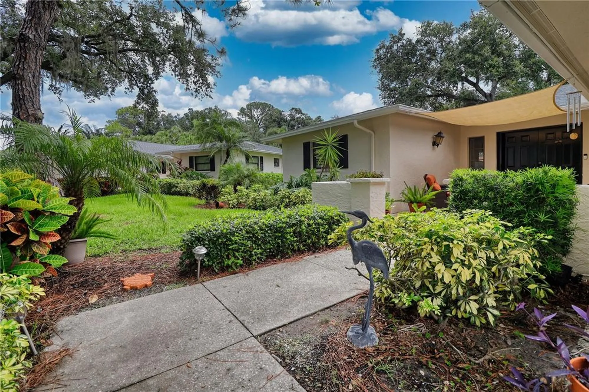 Property Slideshow image 3 of 77 | 7149 fairway bend cir, Sarasota, FL, 34243