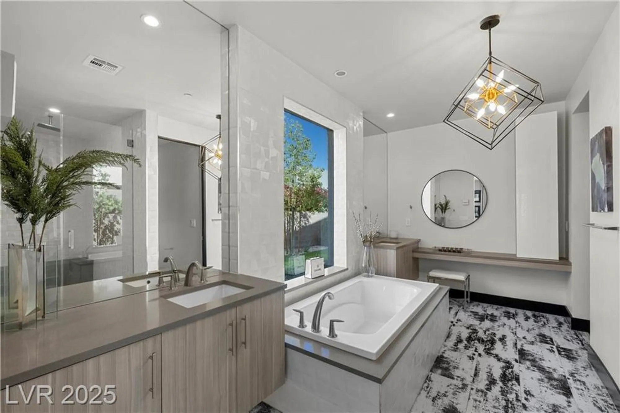 Property Slideshow image 35 of 99 | 5 highland cove ln, Henderson, NV, 89011