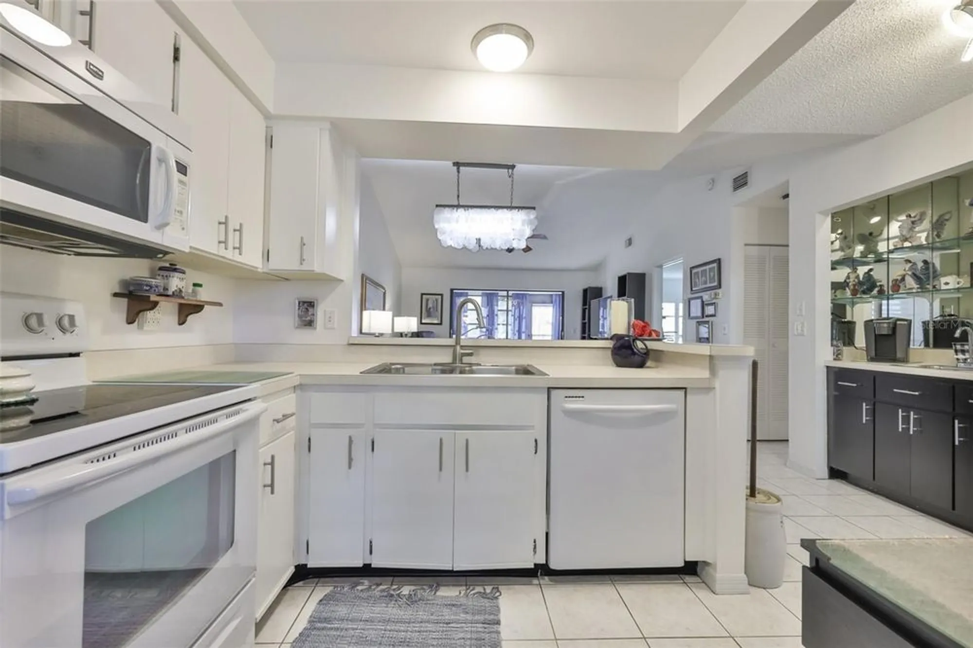 Property Slideshow image 10 of 37 | 313 knottwood ct, Sun City Center, FL, 33573