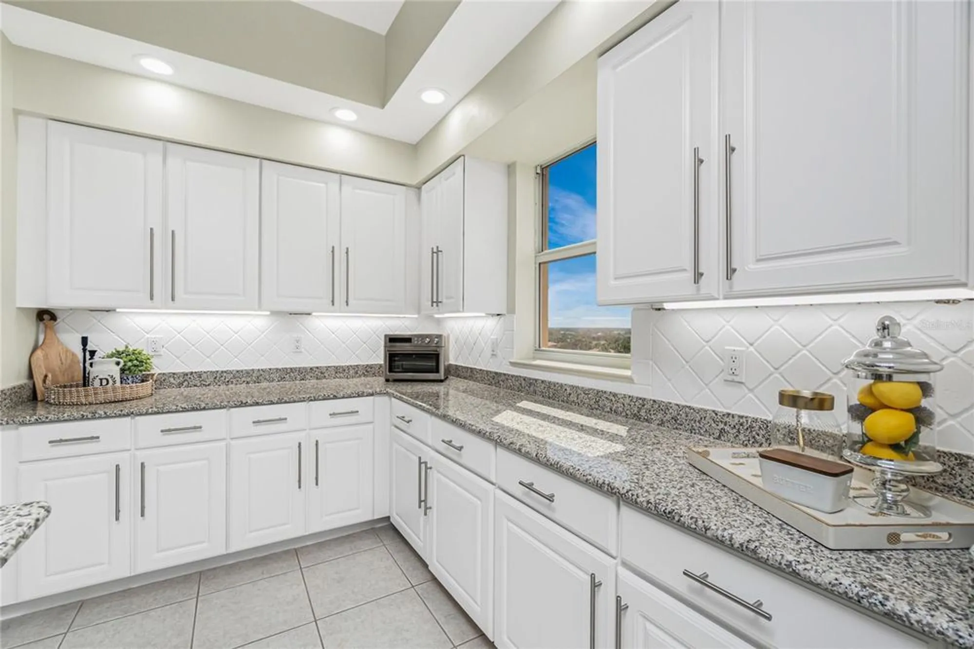 Property Slideshow image 16 of 65 | 3313 sunset key cir 701, Punta Gorda, FL, 33955