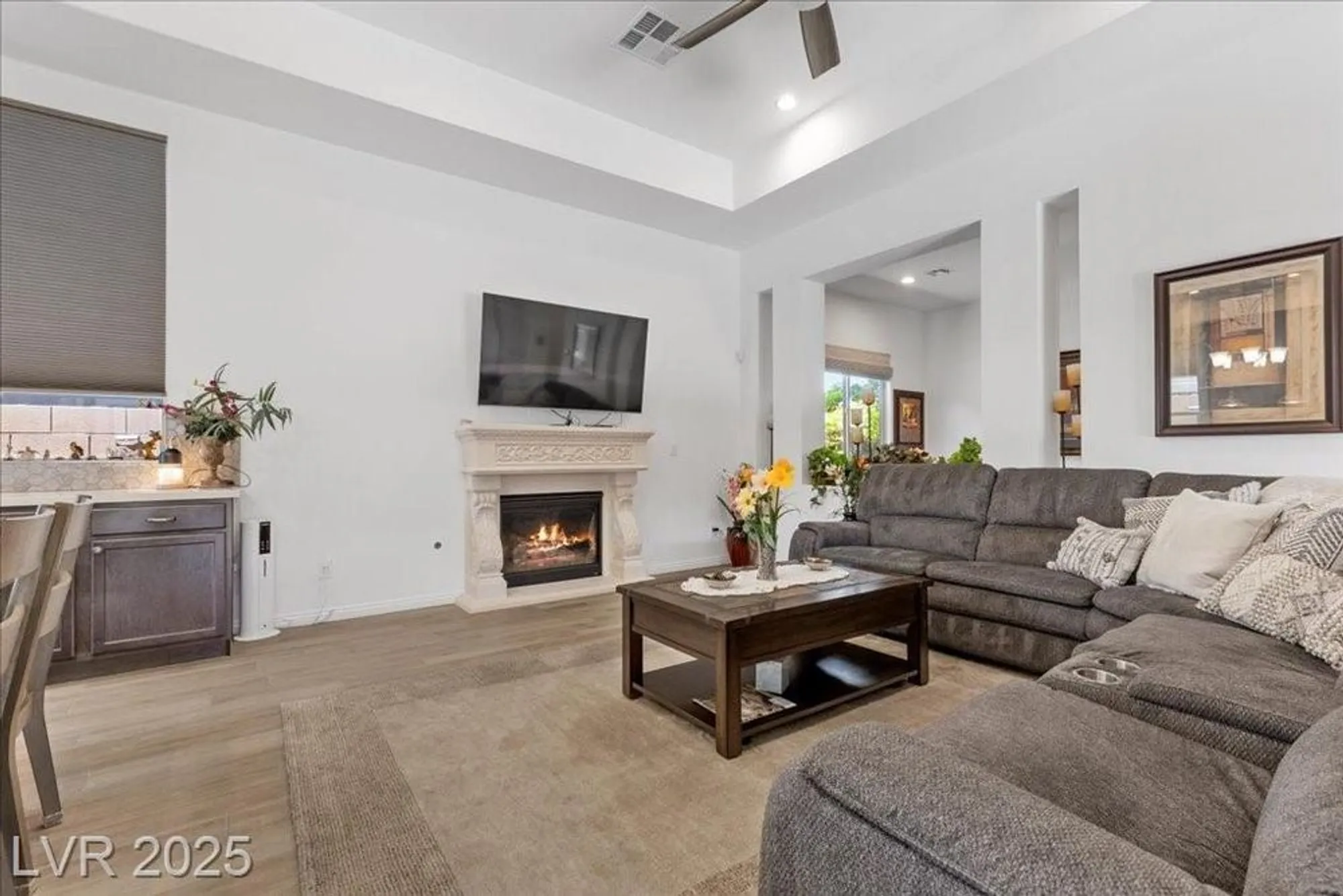 Property Slideshow image 10 of 77 | 6722 desert crimson st, Las Vegas, NV, 89148