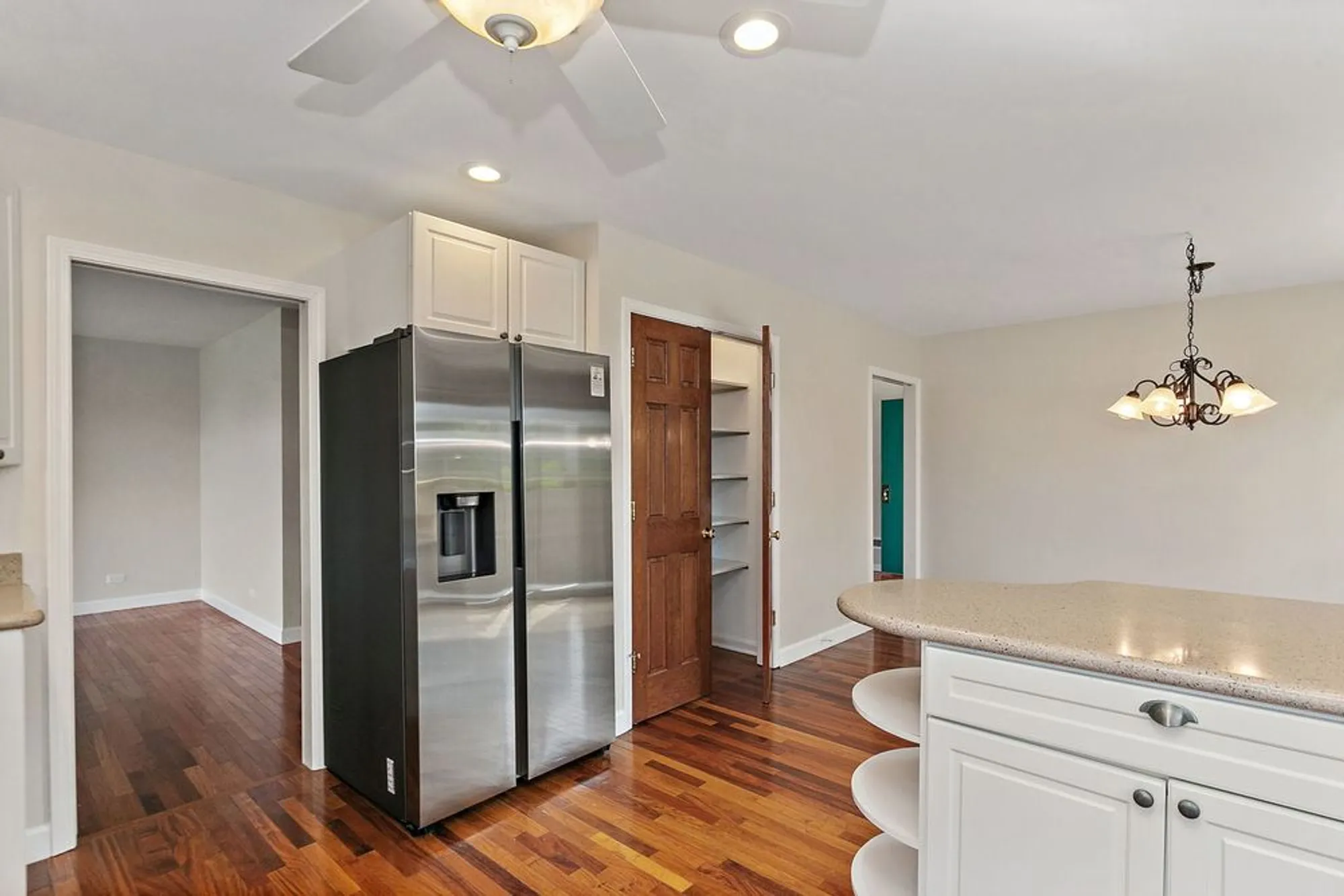 Property Slideshow image 9 of 39 | 830 oak hill rd, Lake Barrington, IL, 60010