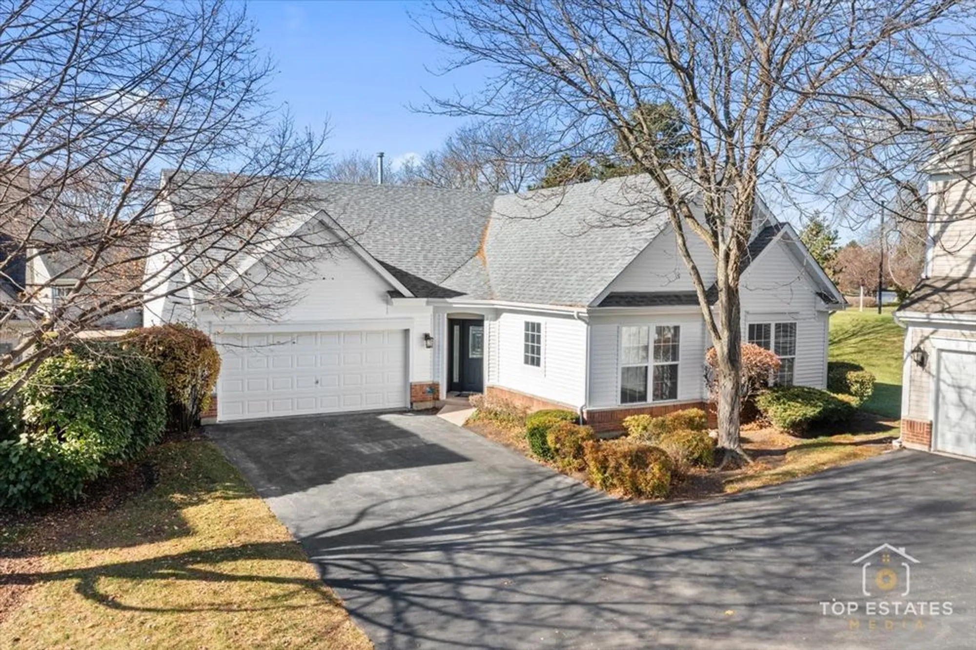 Property Slideshow image 1 of 28 | 13705 s redbud dr, Plainfield, IL, 60544