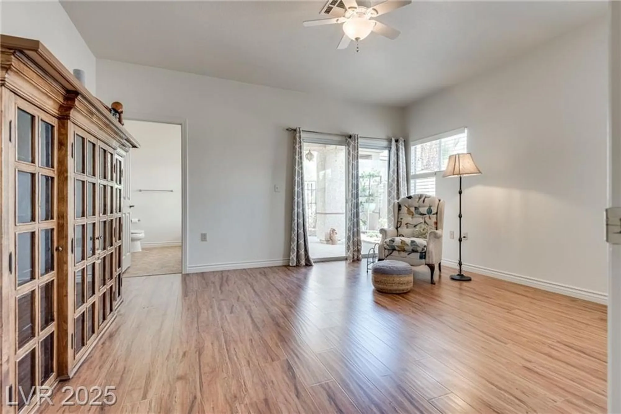 Property Slideshow image 11 of 29 | 421 wonderstone dr, Las Vegas, NV, 89107