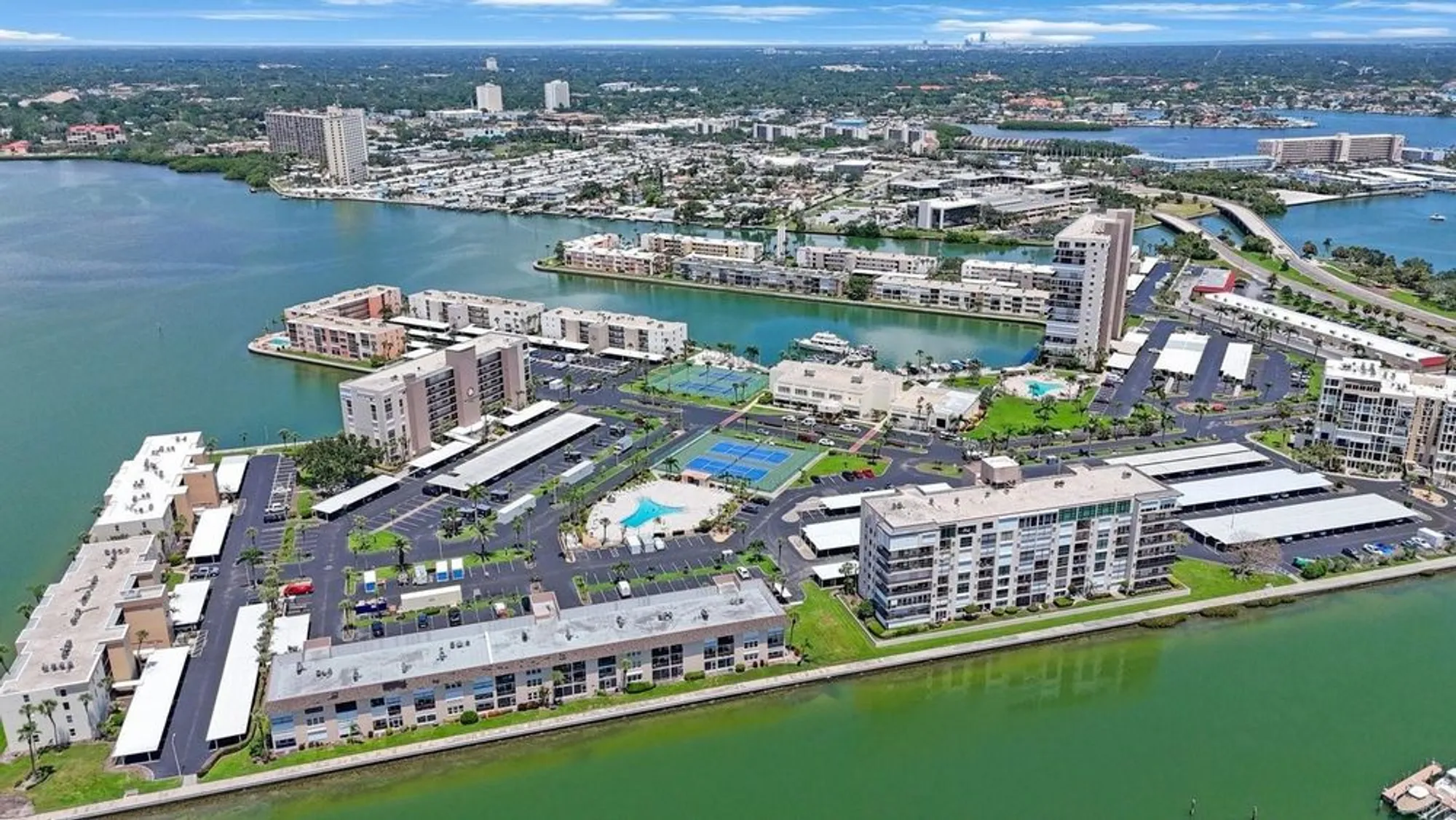 Property Slideshow image 11 of 66 | 7400 sun island dr 806, South Pasadena, FL, 33707