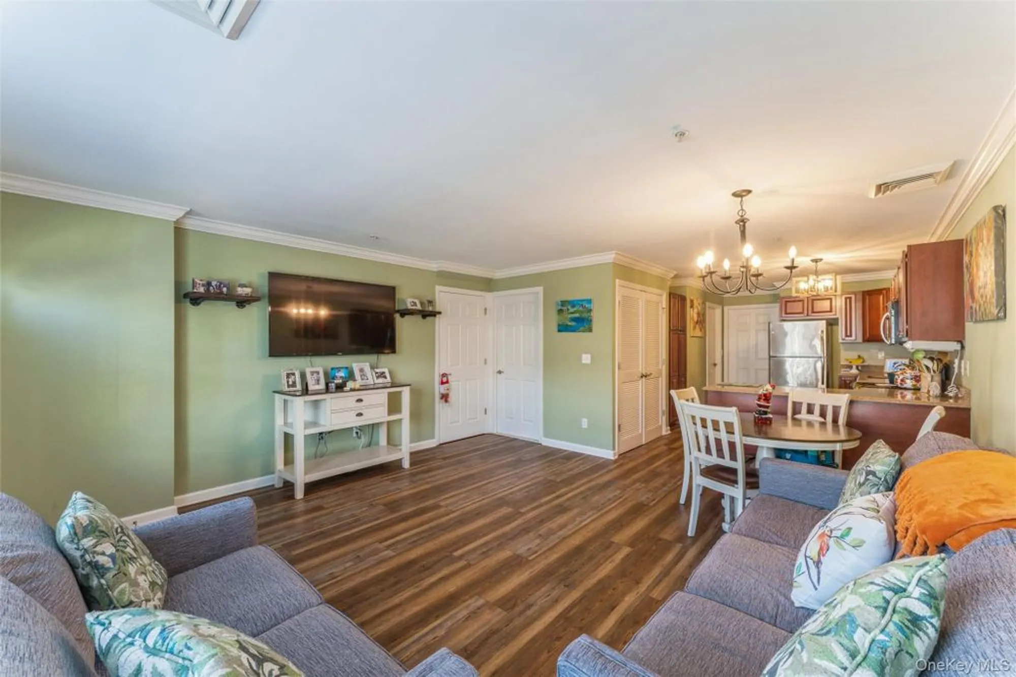 Property Slideshow image 11 of 31 | 1207 willow ln, Valley Stream, NY, 11580
