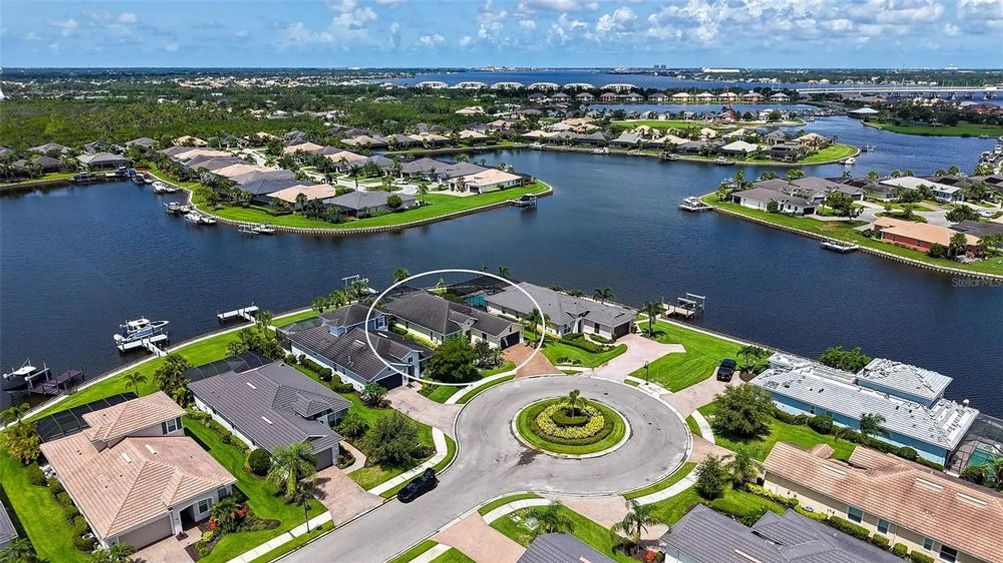 Property Slideshow image 2 of 78 | 1114 bearing ct, Bradenton, FL, 34208