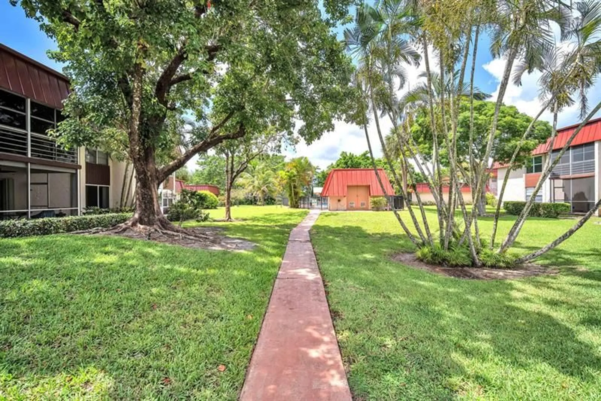 Property Slideshow image 31 of 33 | 12025 w greenway dr apt 104, Royal Palm Beach, FL, 33411