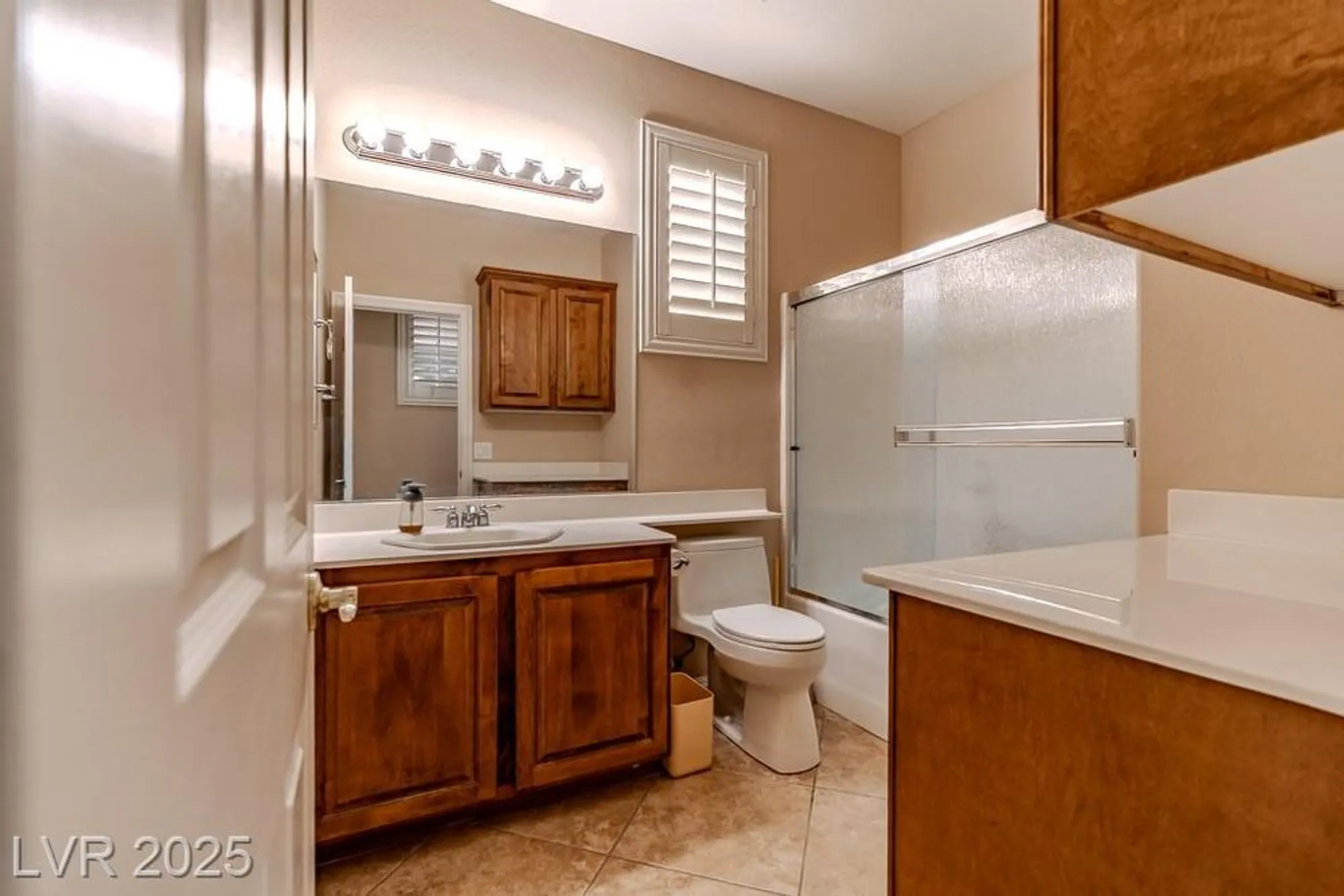 Property Slideshow image 13 of 65 | 5110 silenzio st, Las Vegas, NV, 89135