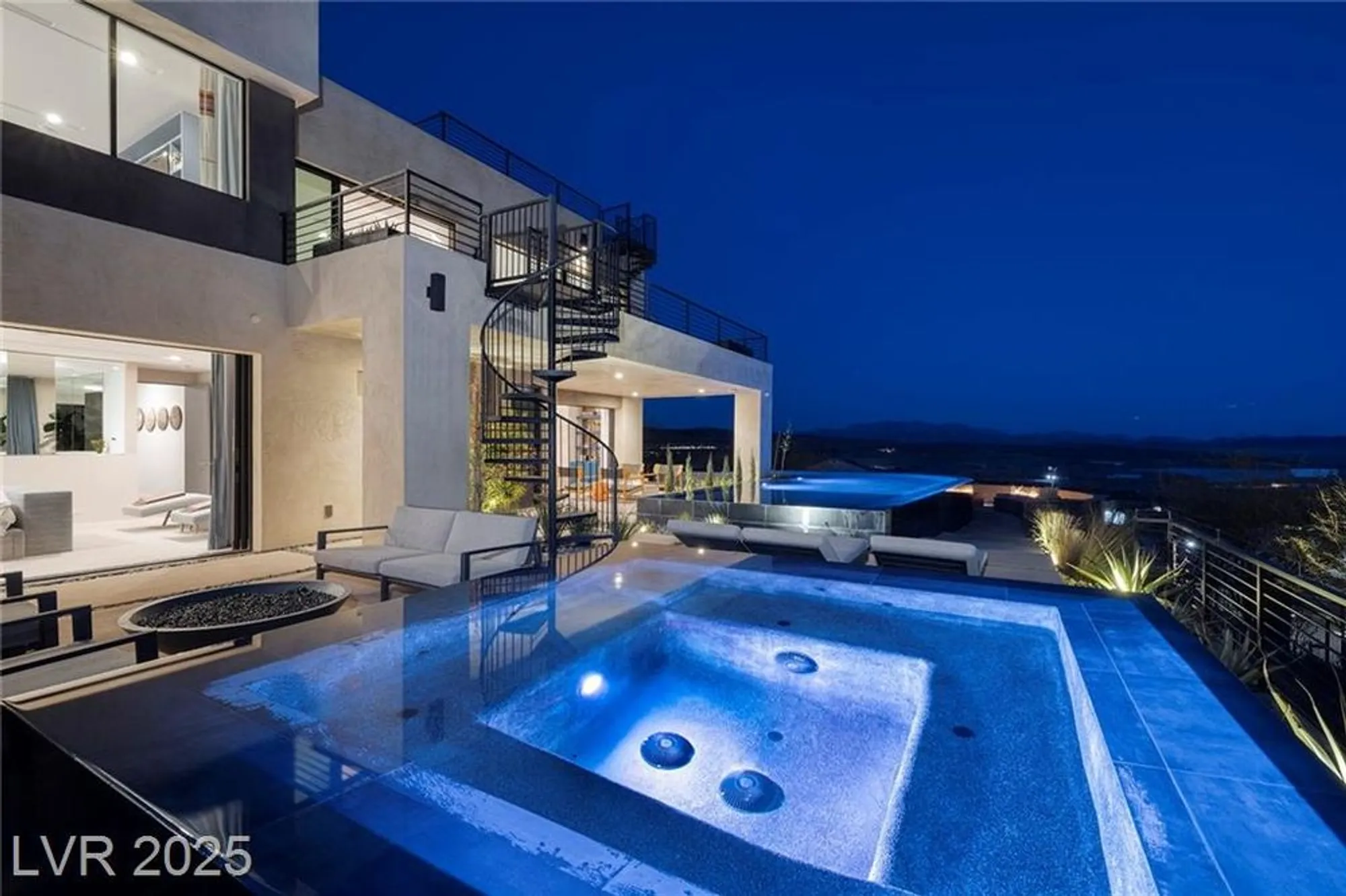 Property Slideshow image 4 of 70 | 32 highland cove ln, Henderson, NV, 89011