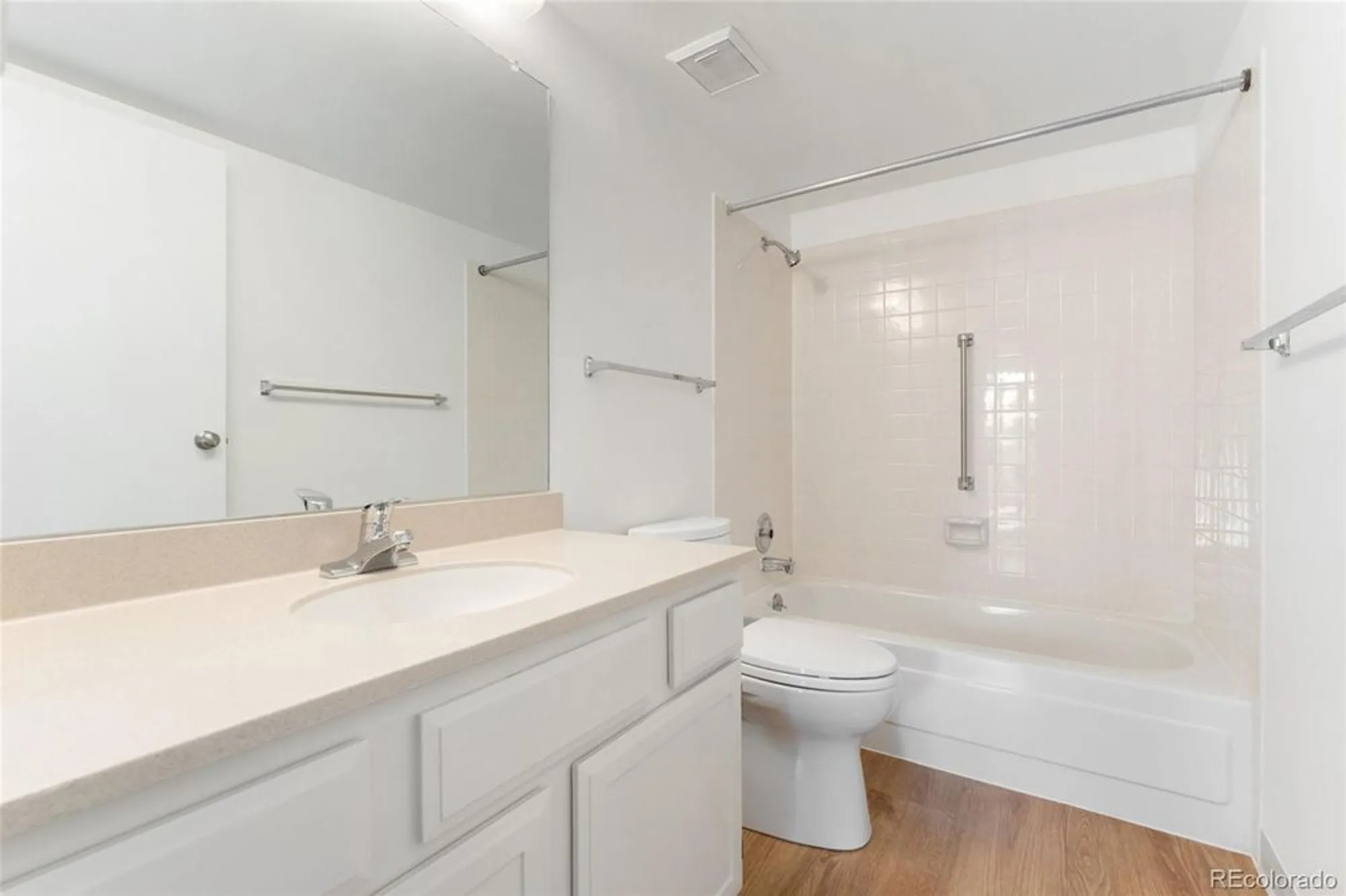 Property Slideshow image 24 of 43 | 13890 e marina dr 606, Aurora, CO, 80014