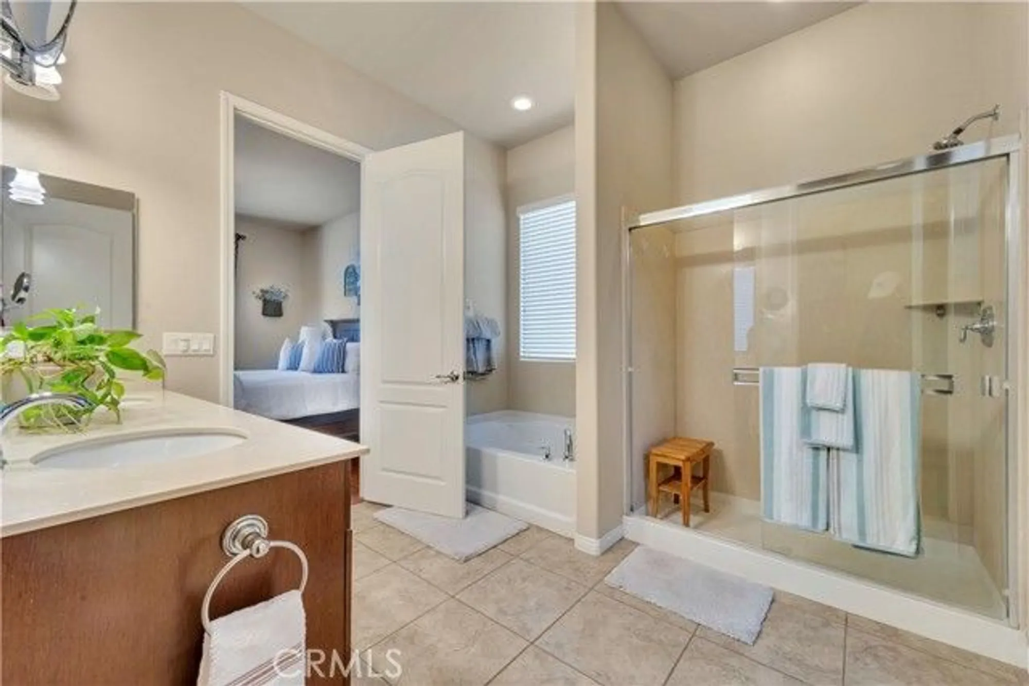 Property Slideshow image 18 of 36 | 14006 sandstone peak dr, Bakersfield, CA, 93306