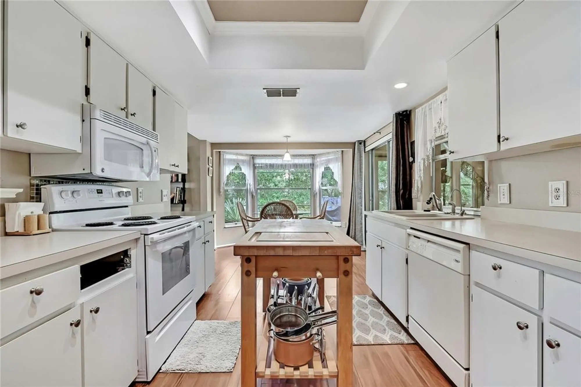 Property Slideshow image 8 of 72 | 6517 ocean pines ln, Spring Hill, FL, 34606