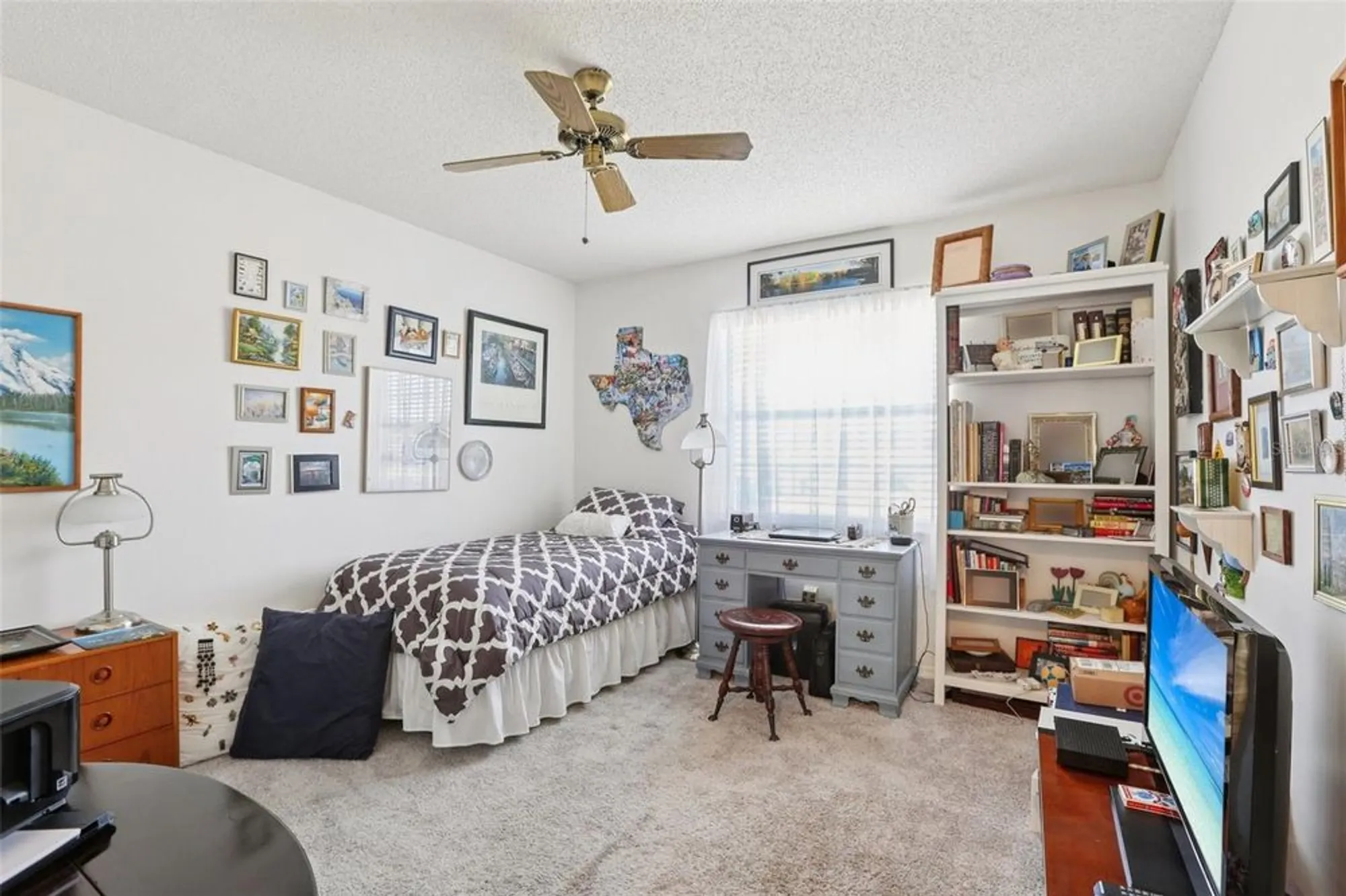Property Slideshow image 16 of 55 | 2339 glenmore cir, Sun City Center, FL, 33573