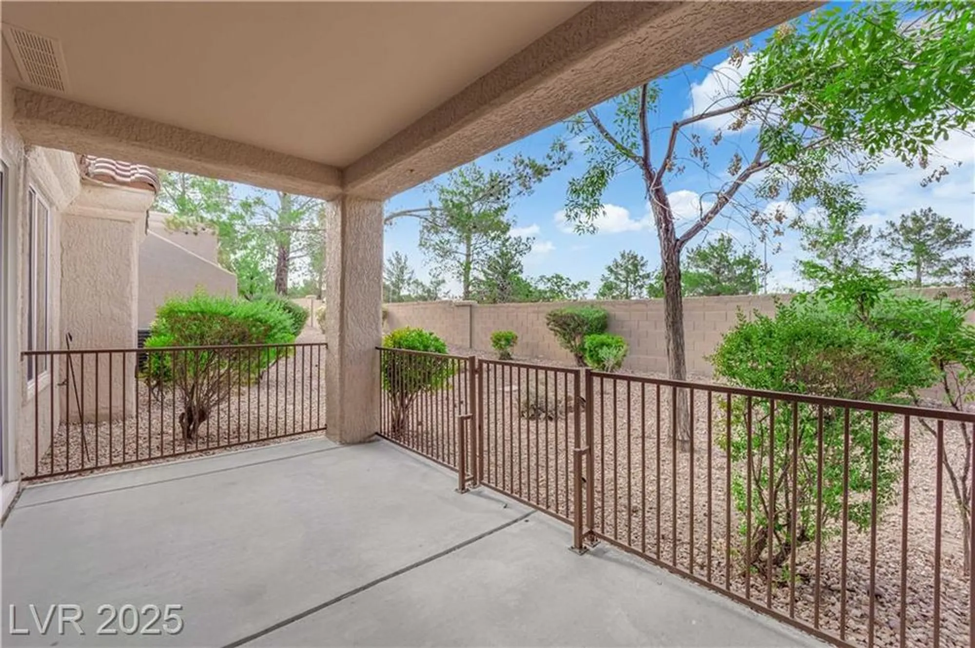 Property Slideshow image 32 of 40 | 9424 gold mountain dr, Las Vegas, NV, 89134