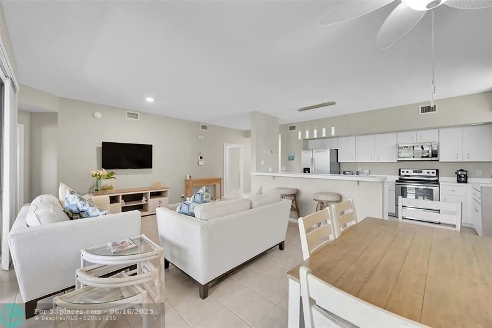 Property Slideshow image 10 of 74 | 8049 aberdeen dr apt 101, Boynton Beach, FL, 33472