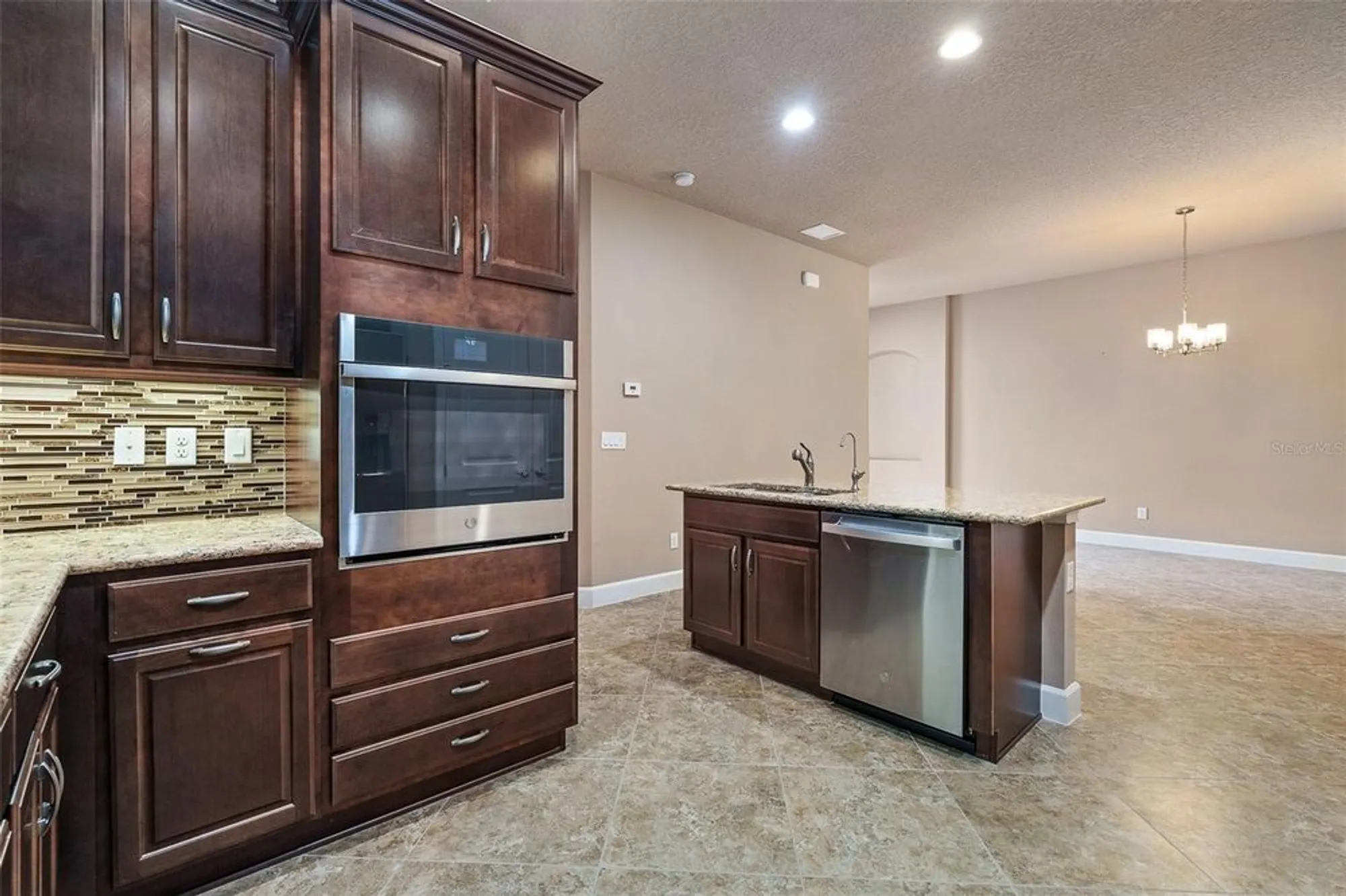 Property Slideshow image 19 of 62 | 829 pinewood dr, Ormond Beach, FL, 32174