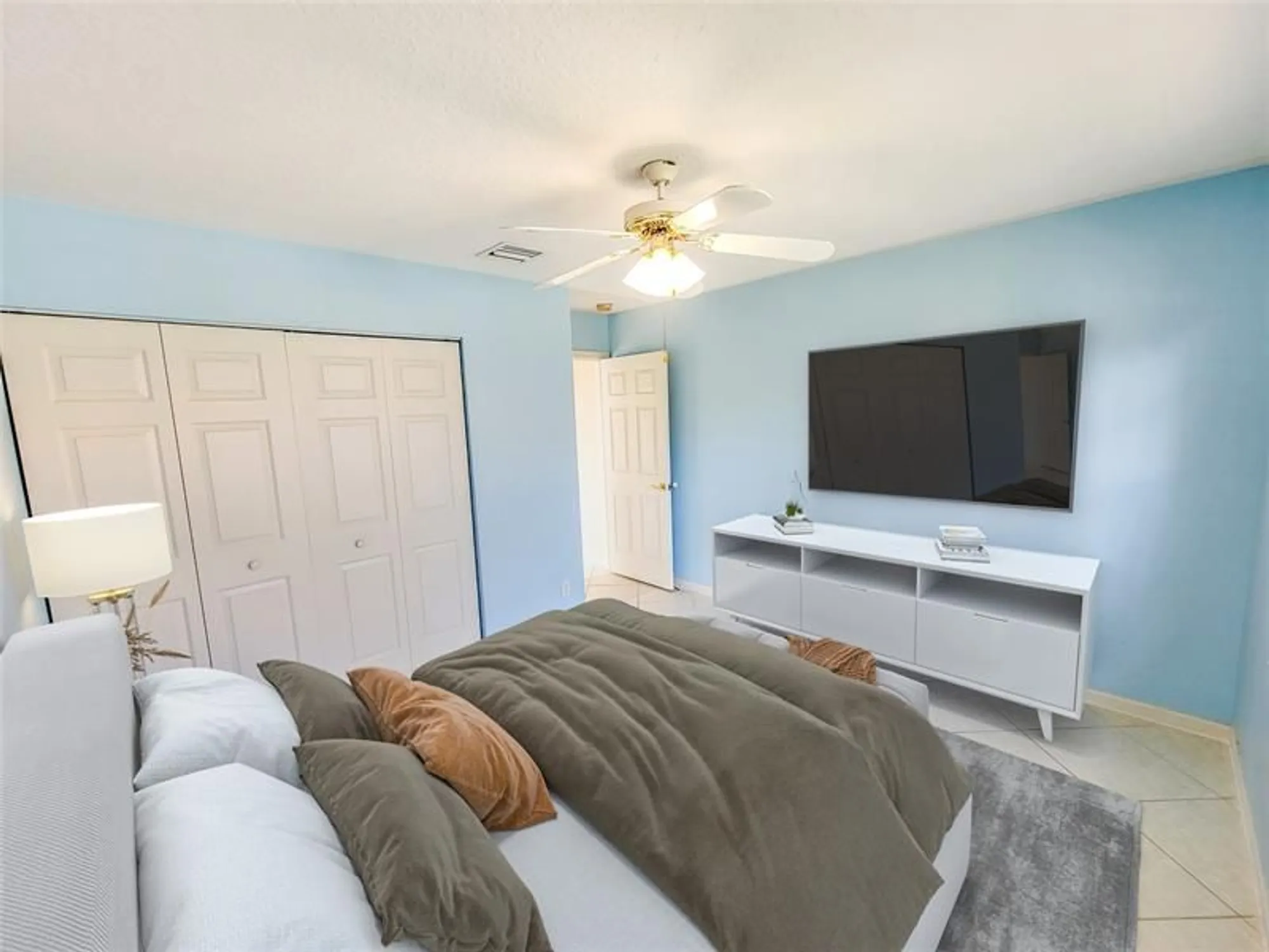 Property Slideshow image 11 of 22 | 5065 glenville dr, Boynton Beach, FL, 33437