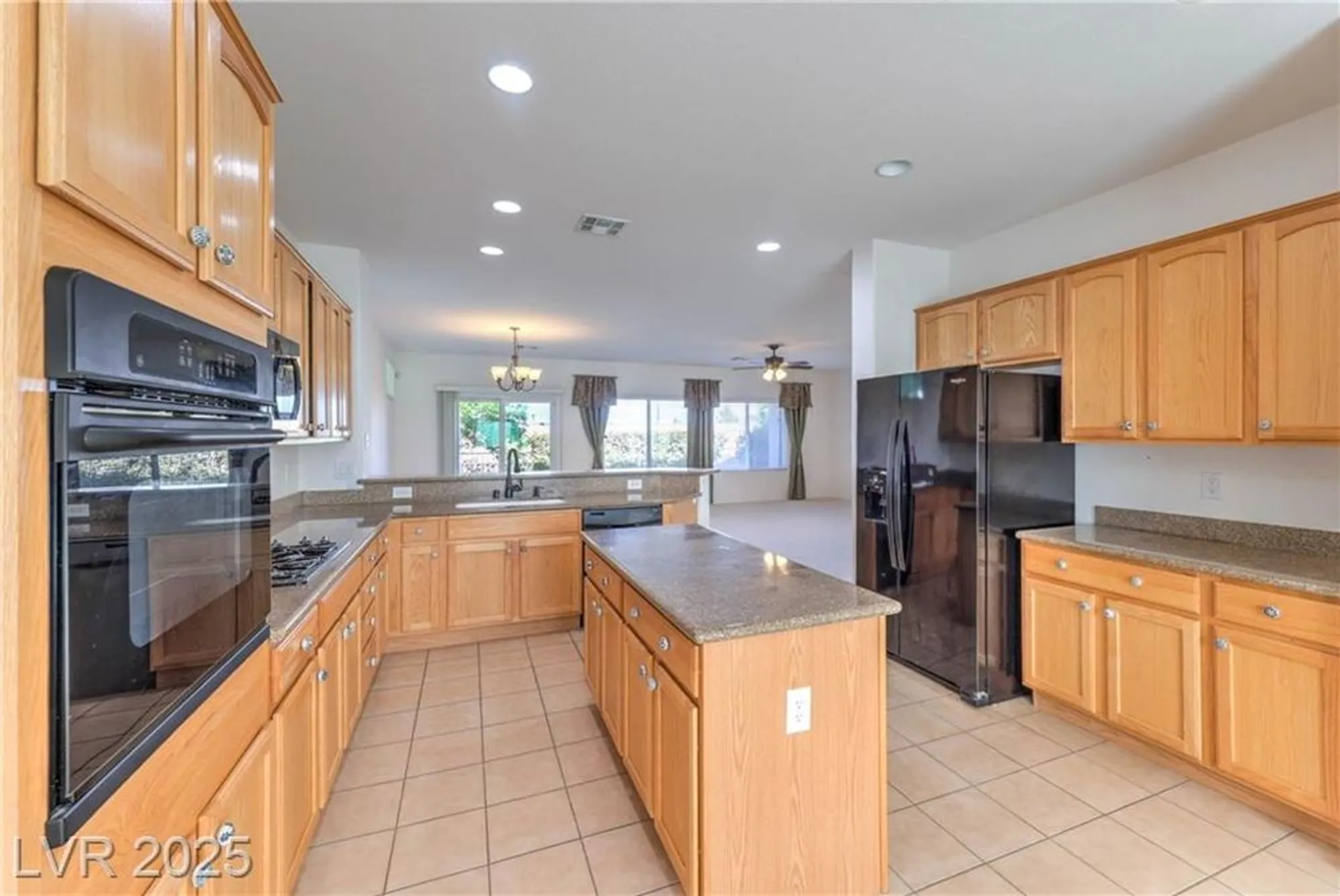 Property Slideshow image 18 of 52 | 2175 waterton rivers dr, Henderson, NV, 89044