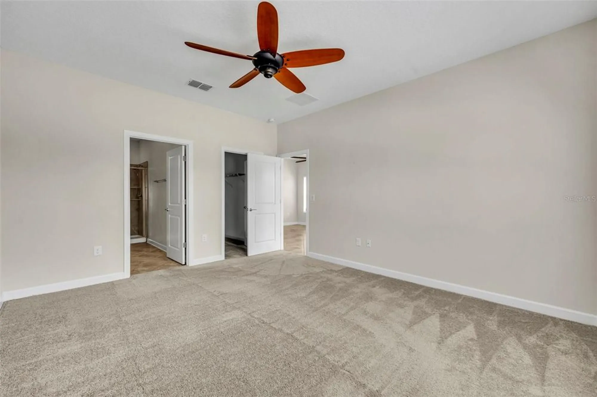 Property Slideshow image 19 of 31 | 3569 belland cir a, Clermont, FL, 34711