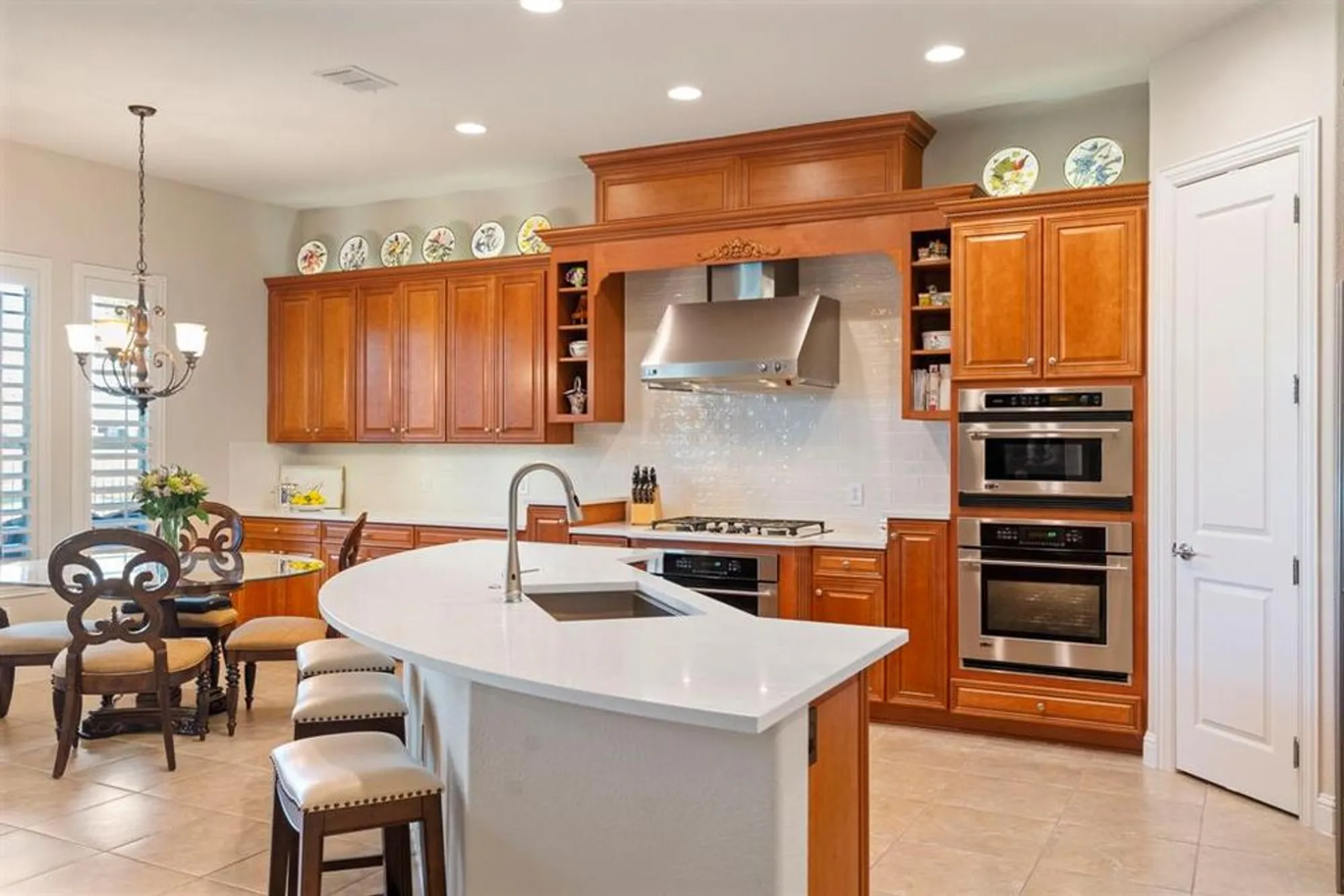 Property Slideshow image 15 of 40 | 7135 maumee valley ct, Frisco, TX, 75036