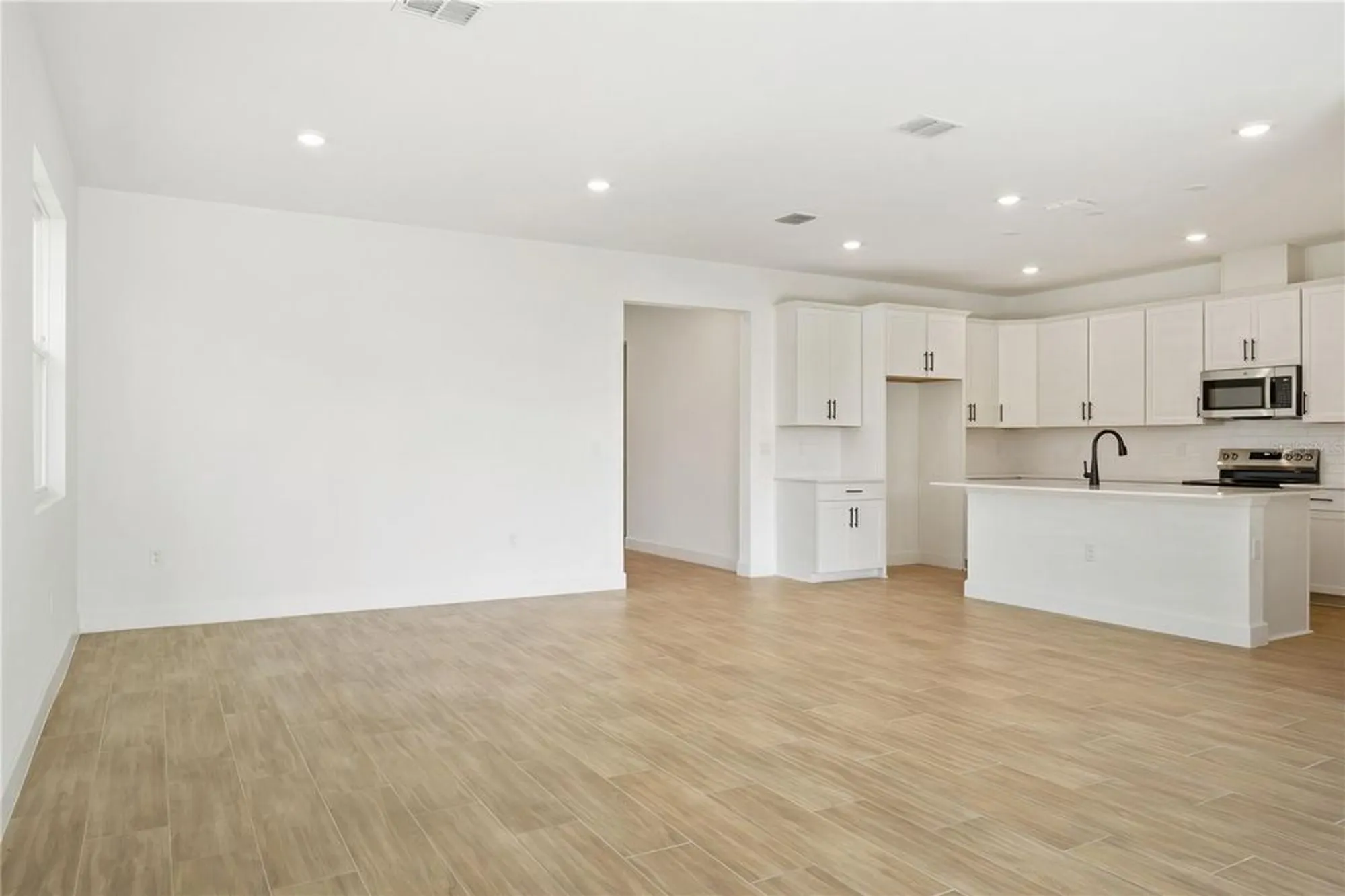 Property Slideshow image 11 of 39 | 9071 players dr, Weeki Wachee, FL, 34613