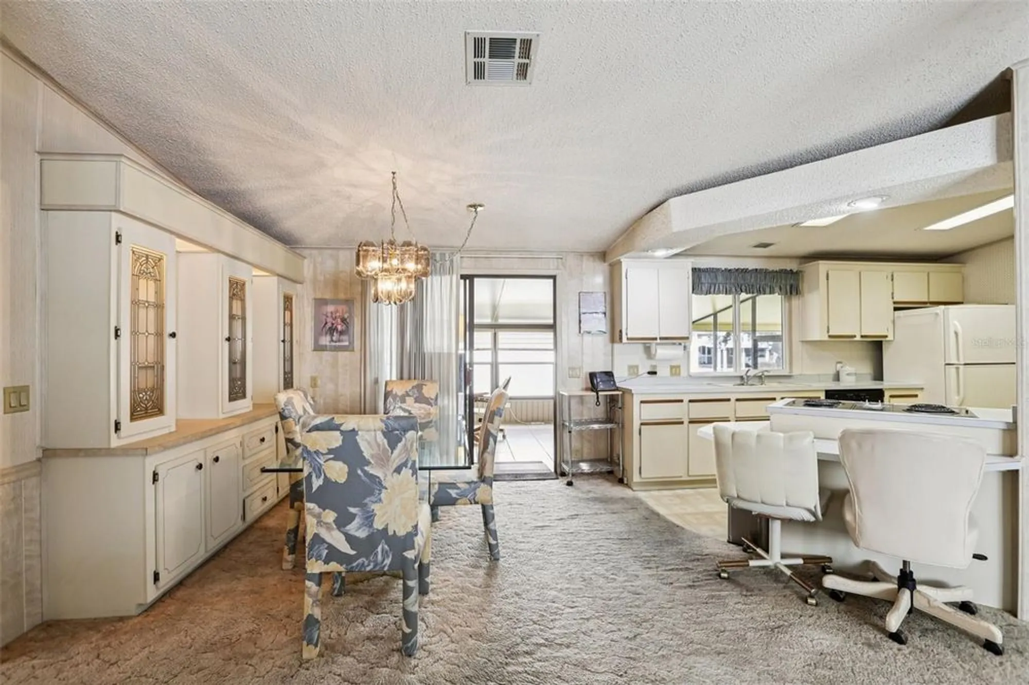 Property Slideshow image 18 of 42 | 4933 colonnades cir, Lakeland, FL, 33811