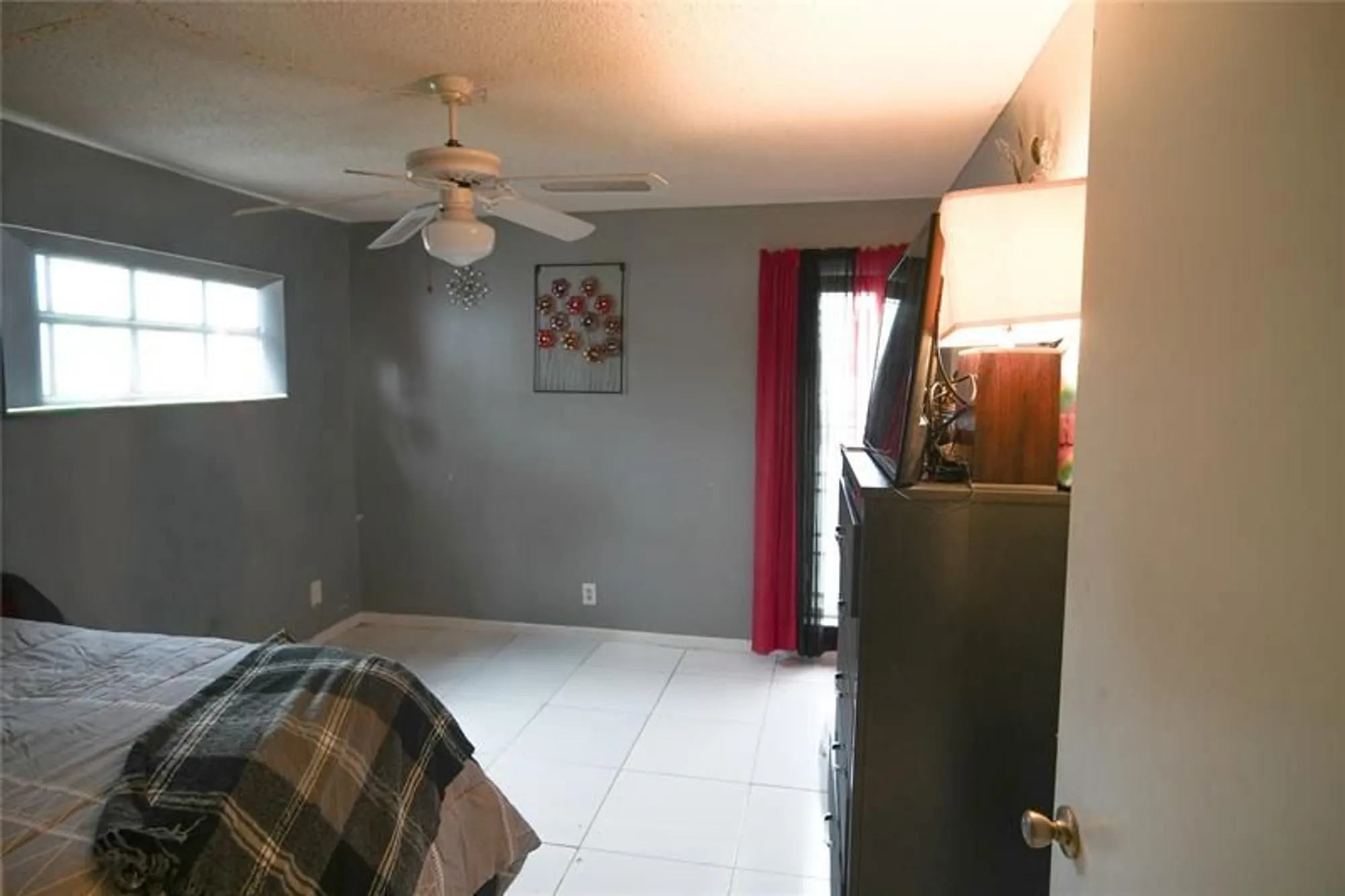 Property Slideshow image 14 of 28 | 3774 inverrary blvd apt 101p, Lauderhill, FL, 33319