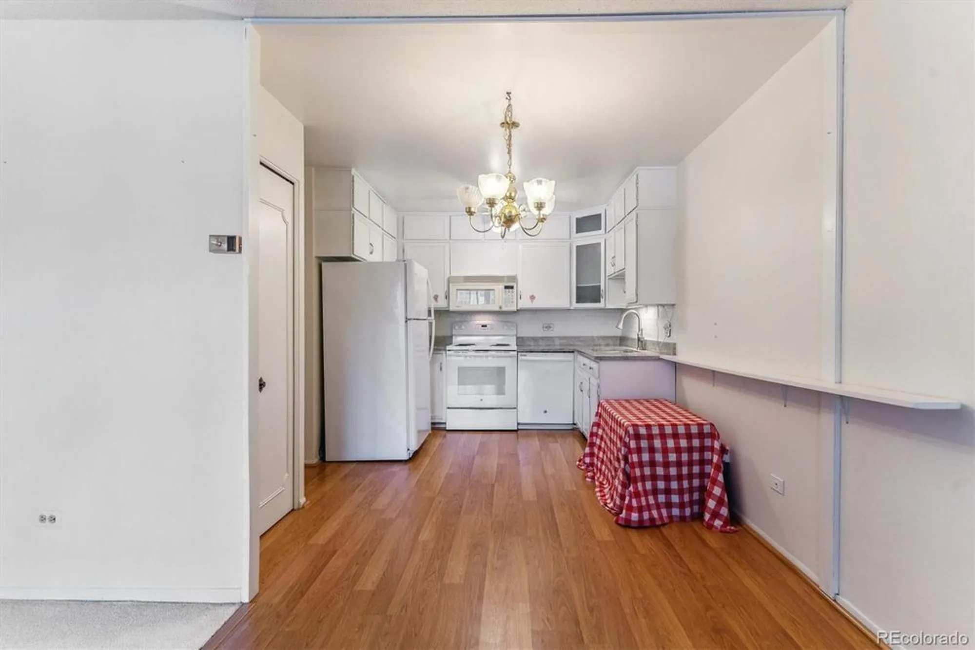 Property Slideshow image 8 of 26 | 620 s alton way 5b, Denver, CO, 80247