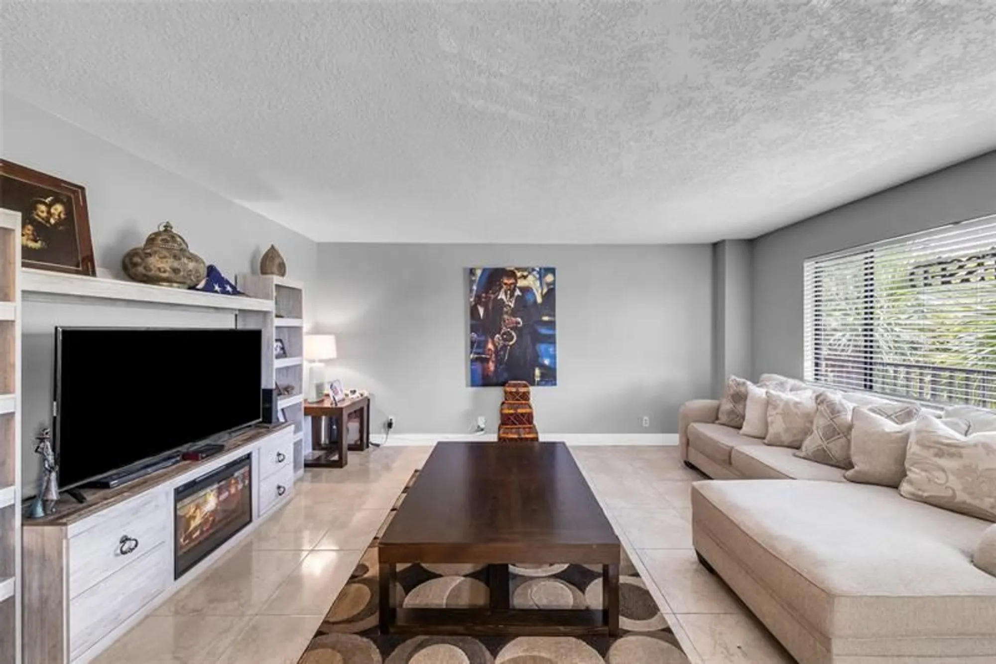 Property Slideshow image 3 of 43 | 7466 ashmont cir # 303, Tamarac, FL, 33321