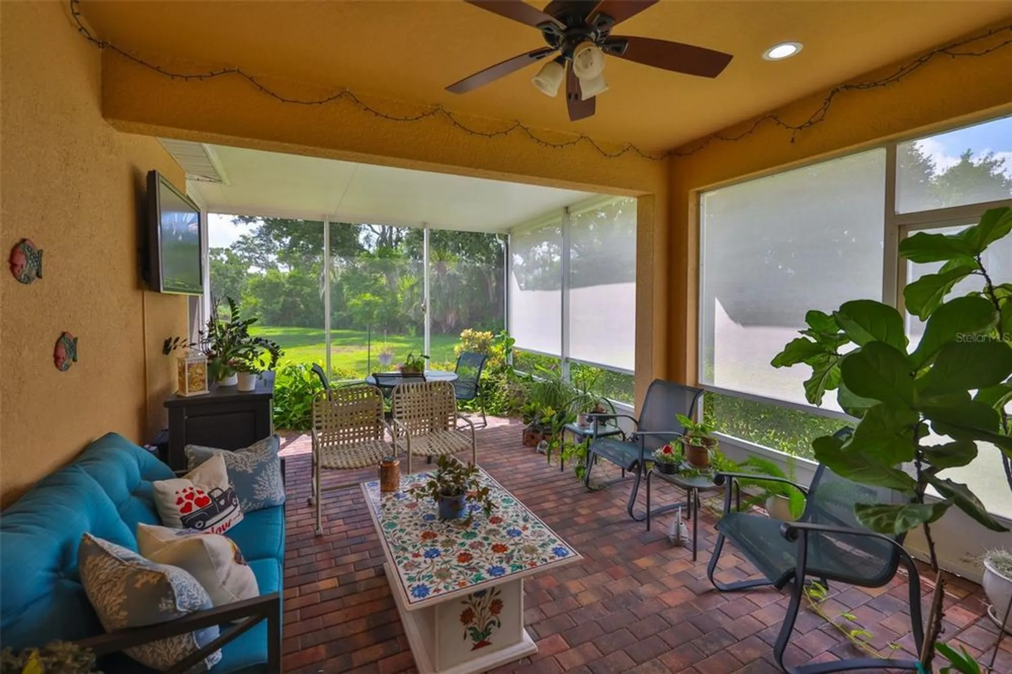 Property Slideshow image 31 of 45 | 658 chipper dr, Sun City Center, FL, 33573